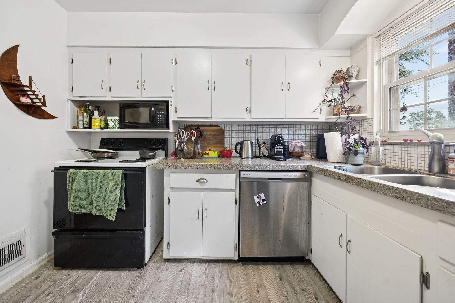 1606 Elmwood Avenue Property Photo 16