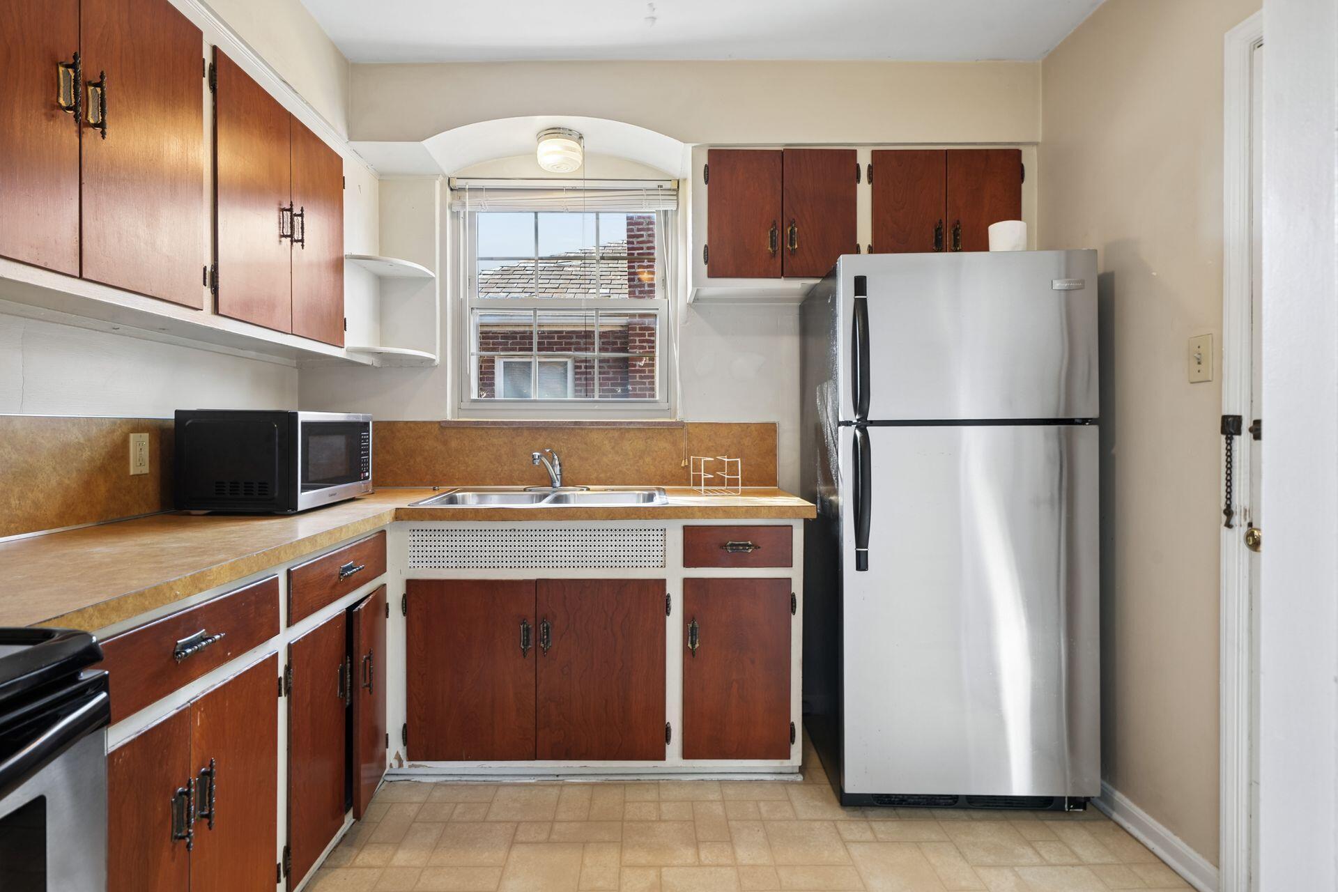1606 Elmwood Avenue Property Photo 23