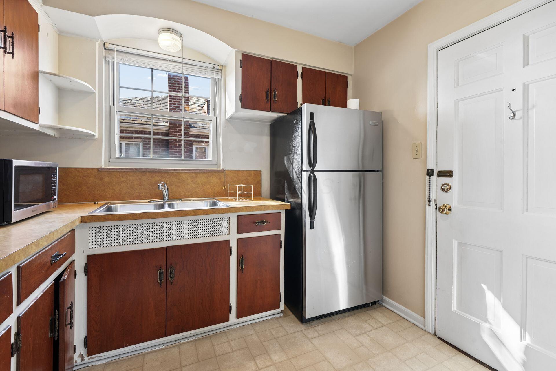 1606 Elmwood Avenue Property Photo 24