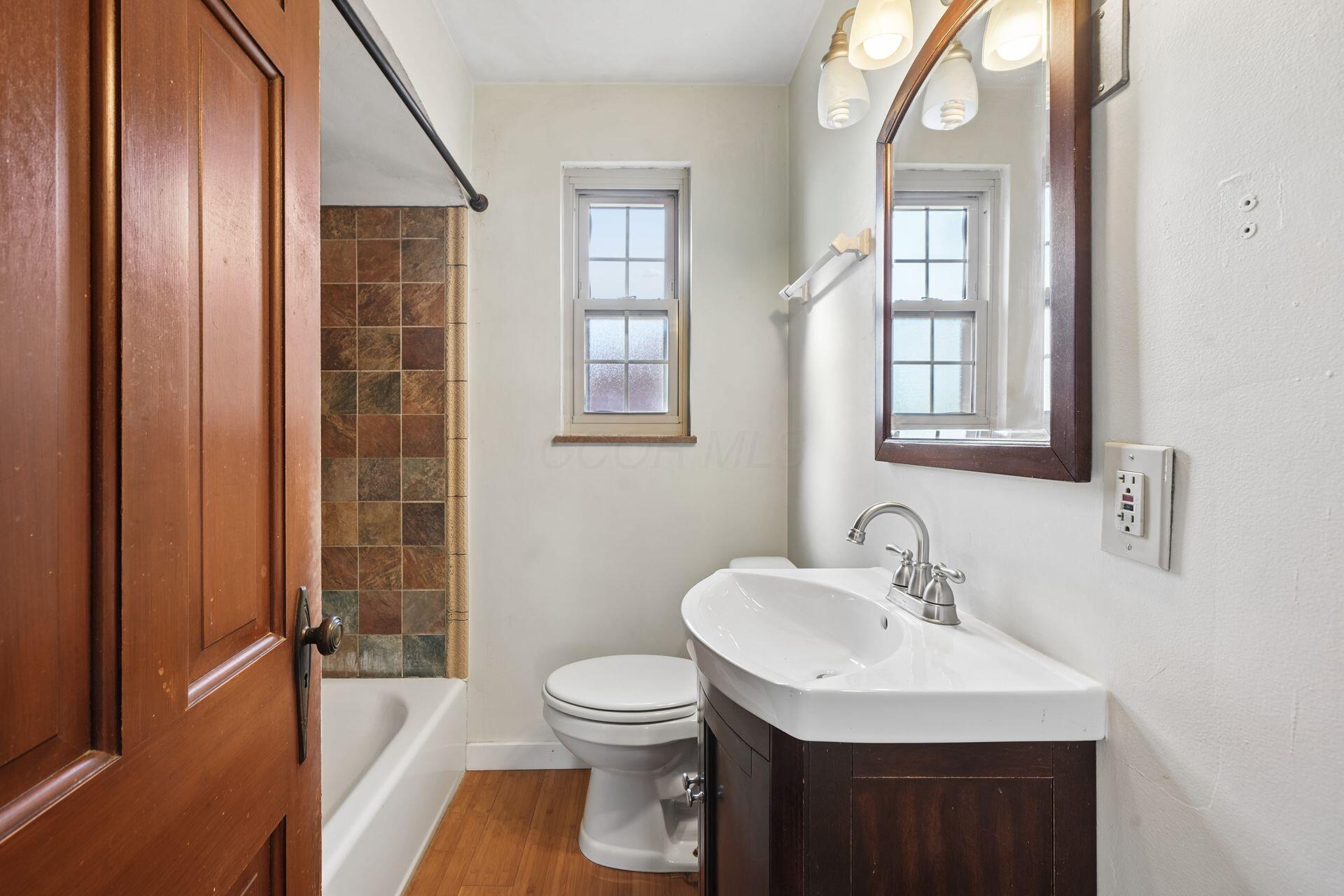 1606 Elmwood Avenue Property Photo 28