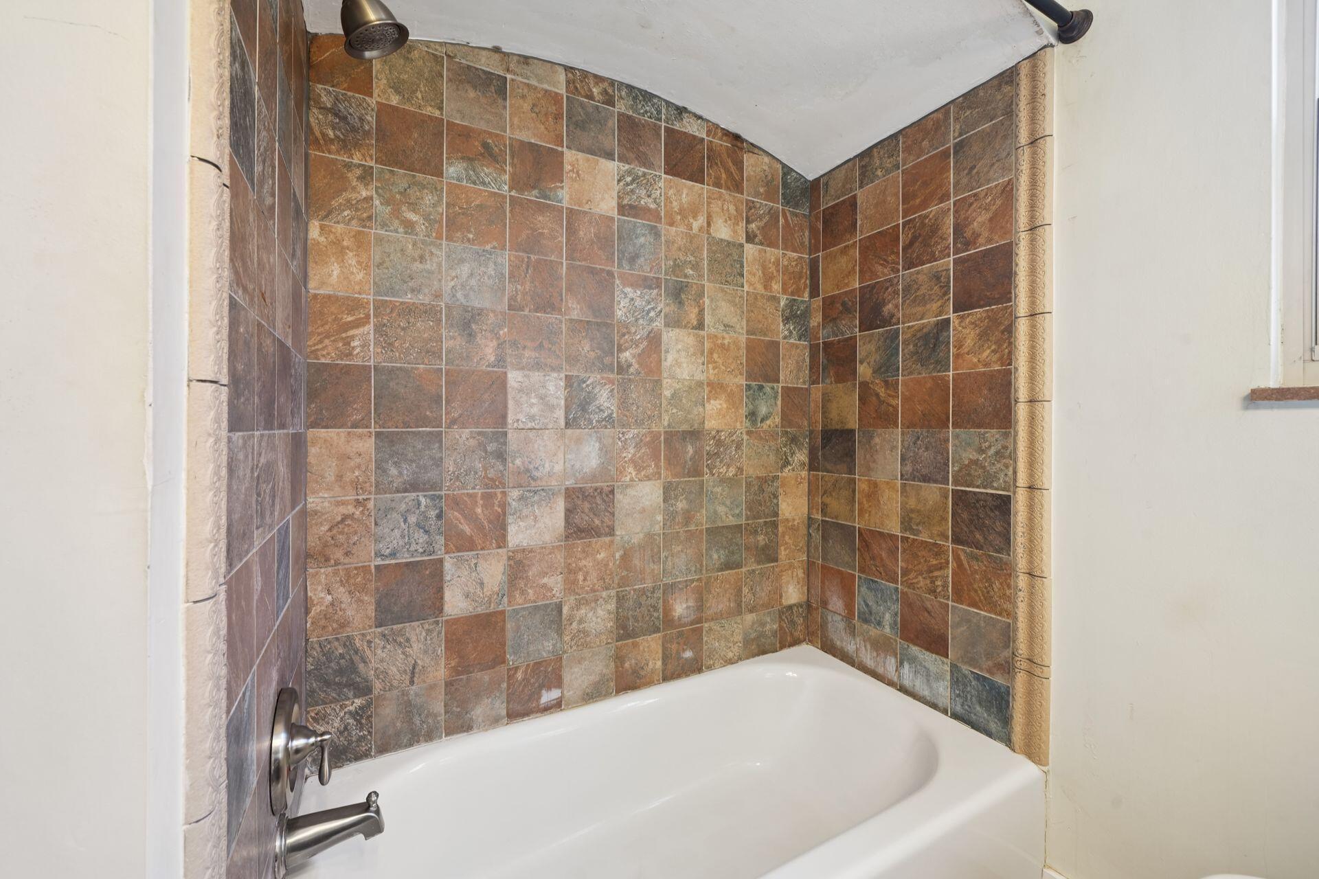 1606 Elmwood Avenue Property Photo 29