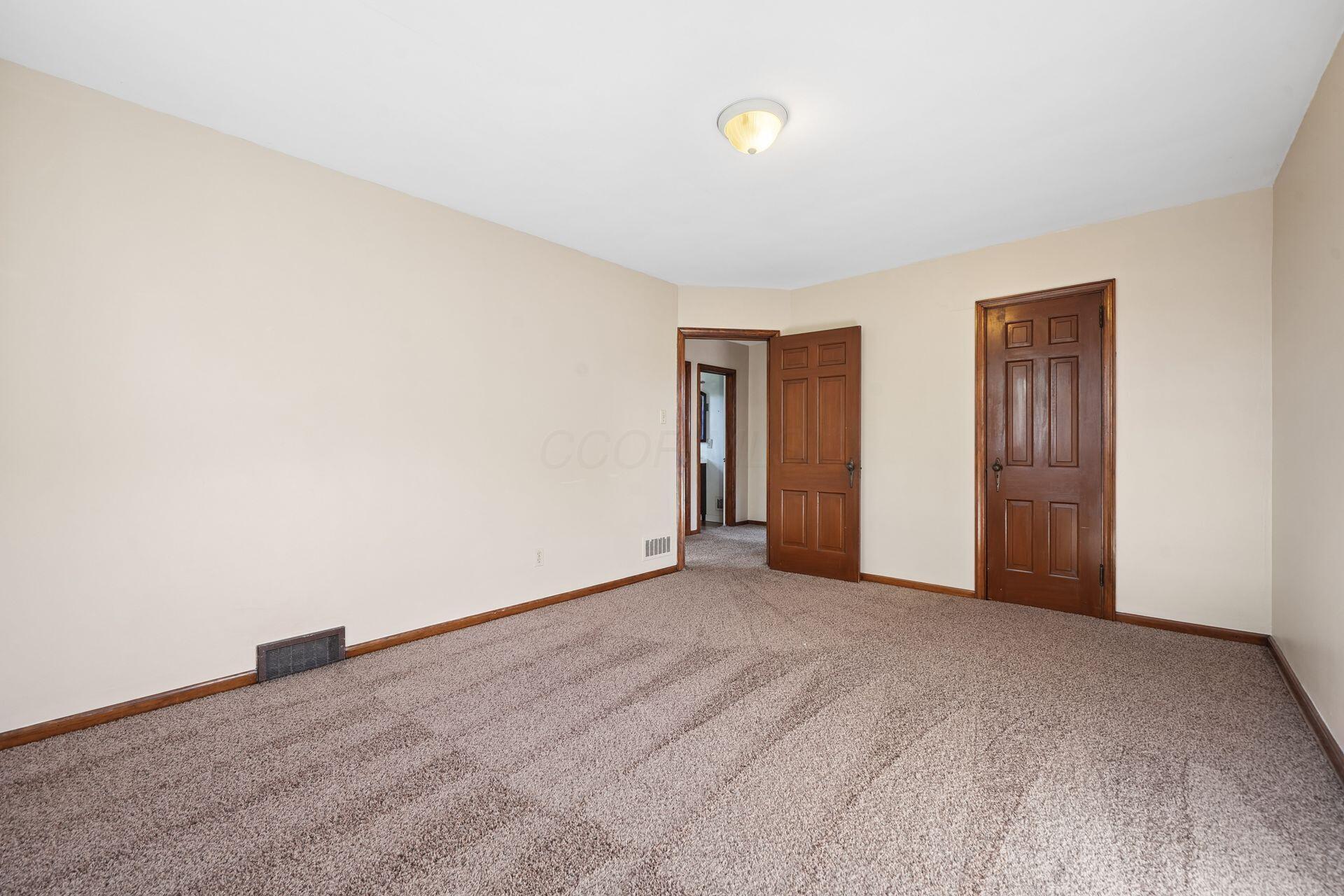 1606 Elmwood Avenue Property Photo 32