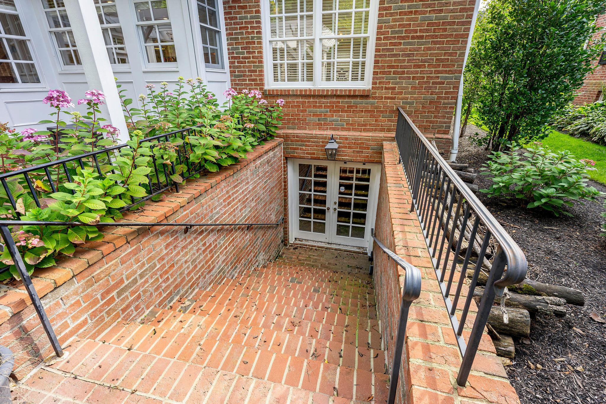 4193 Sudbrook Square W Property Photo 6