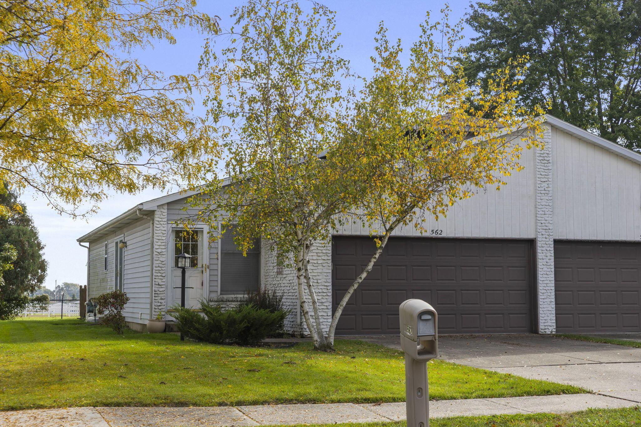 562 Executive Boulevard Property Photo 1