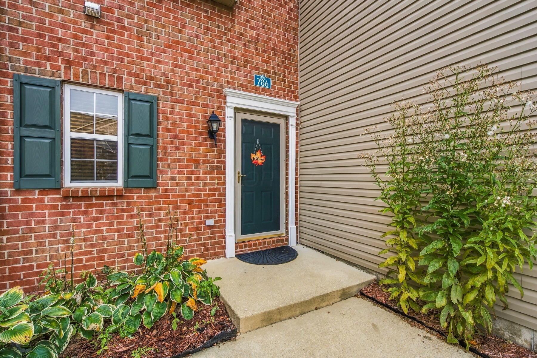 786 Spring Valley Drive Property Photo 1