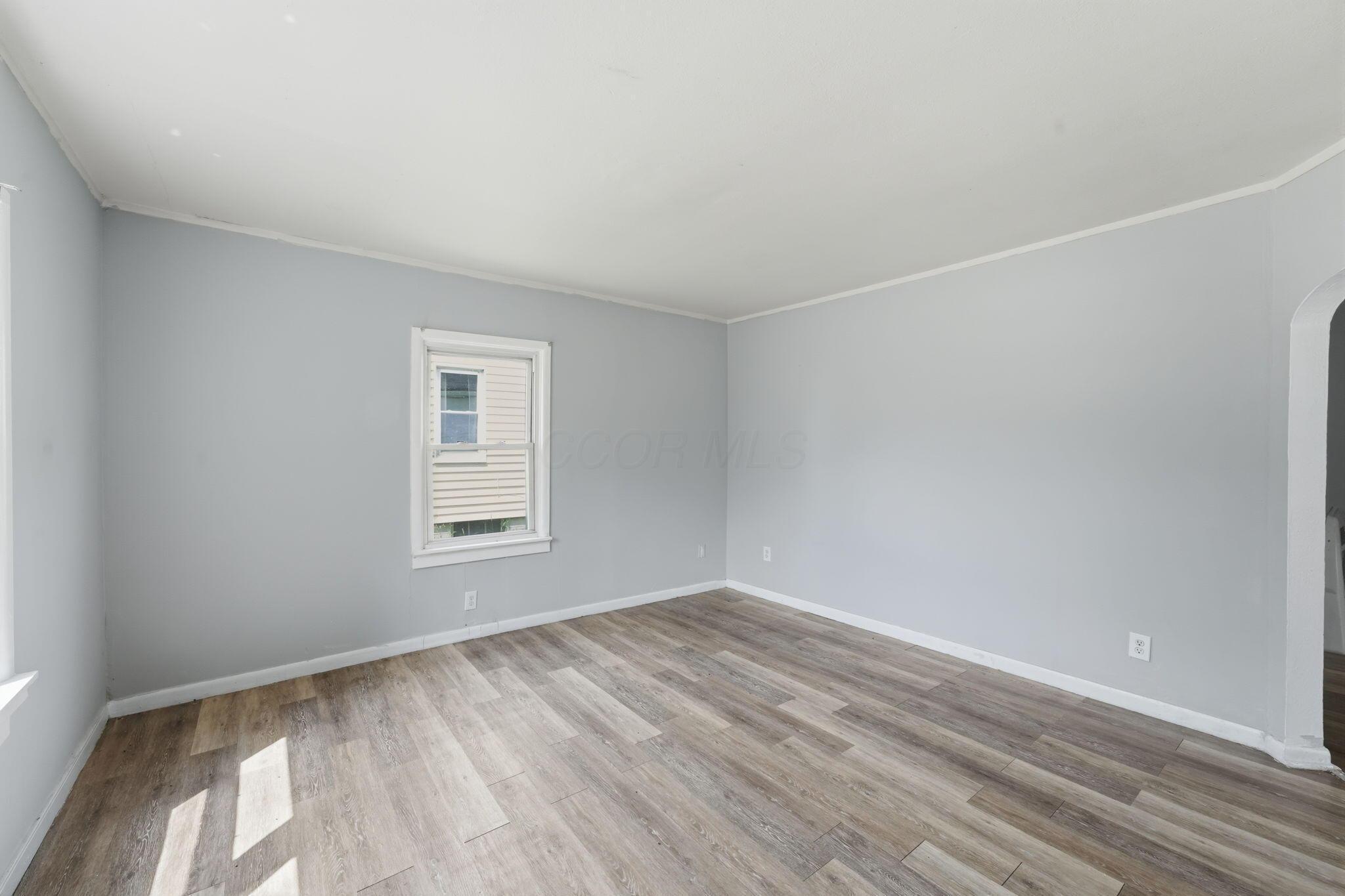 2178 Safford Avenue Property Photo 2