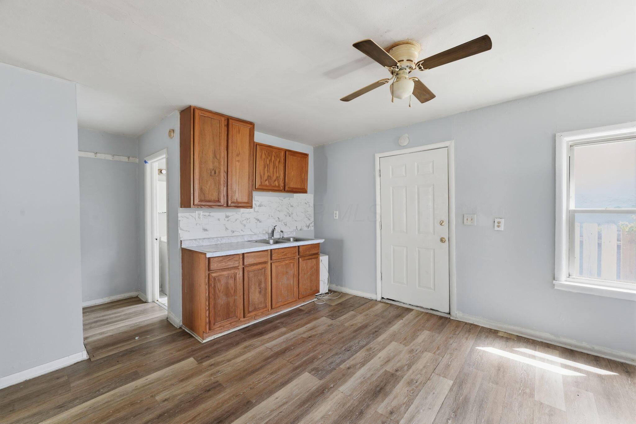 2178 Safford Avenue Property Photo 5