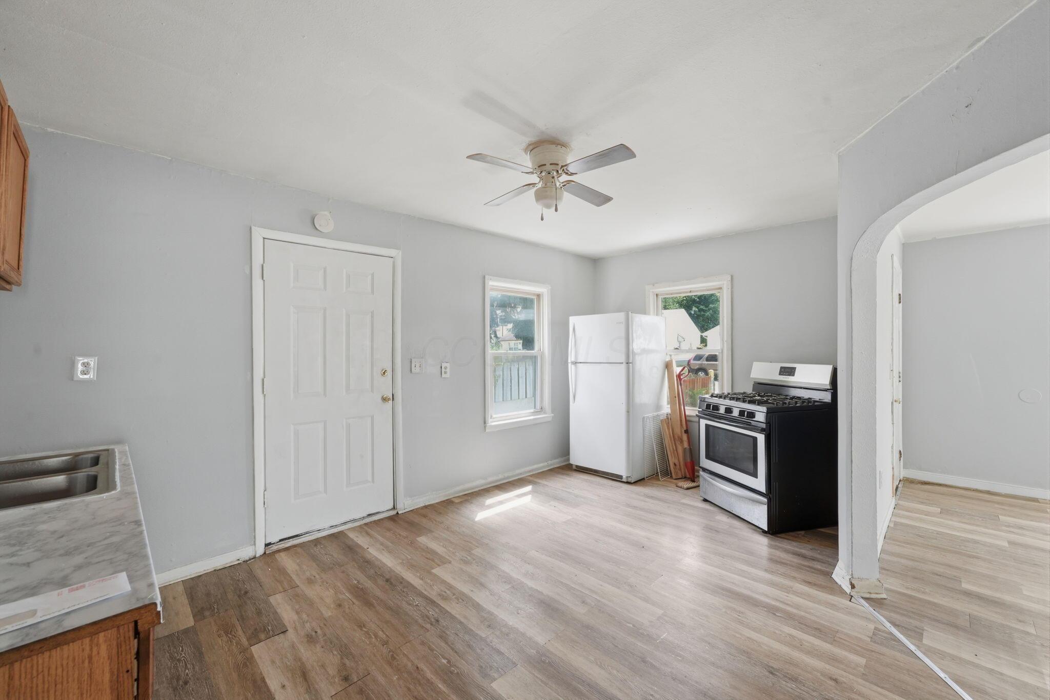 2178 Safford Avenue Property Photo 6