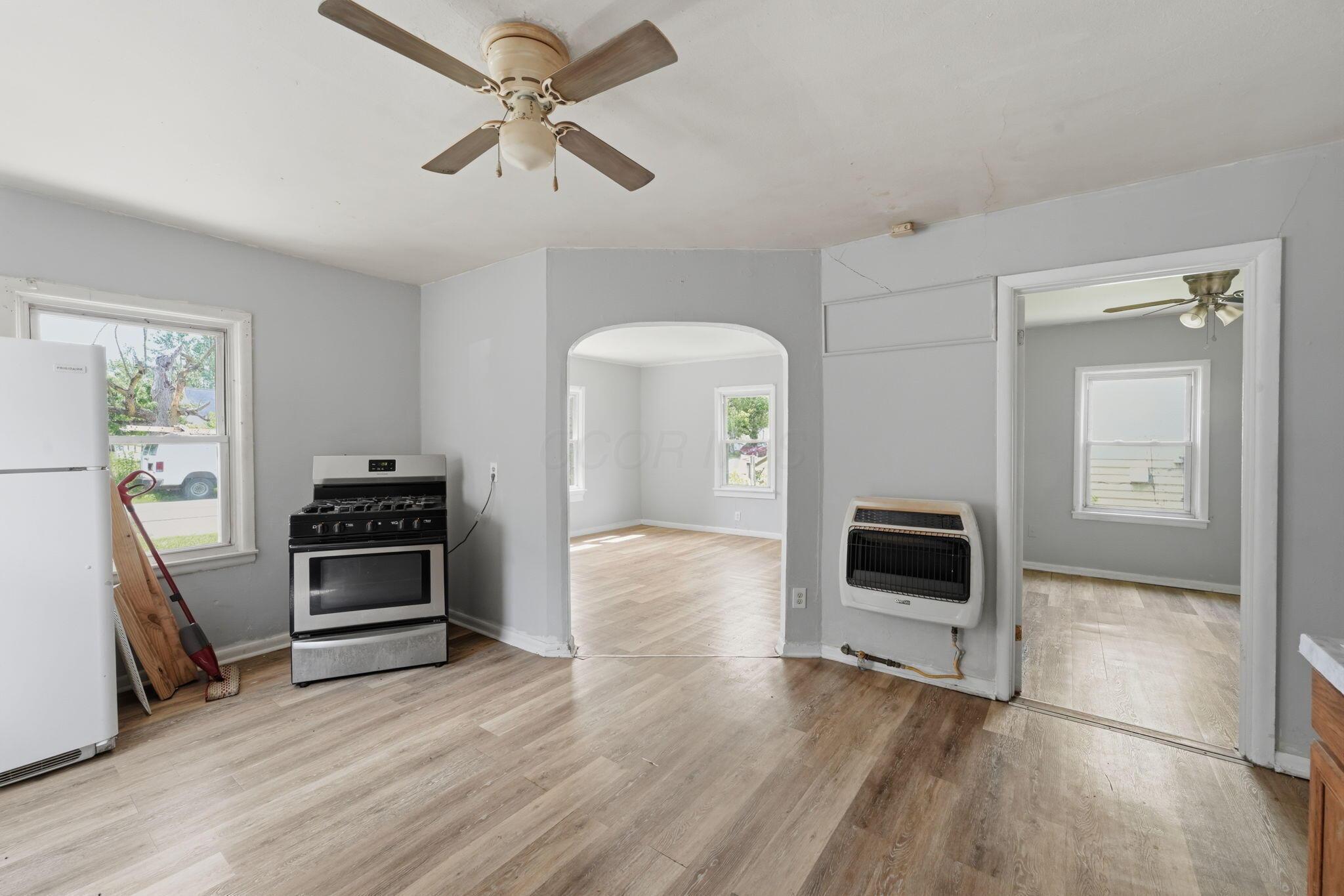 2178 Safford Avenue Property Photo 7