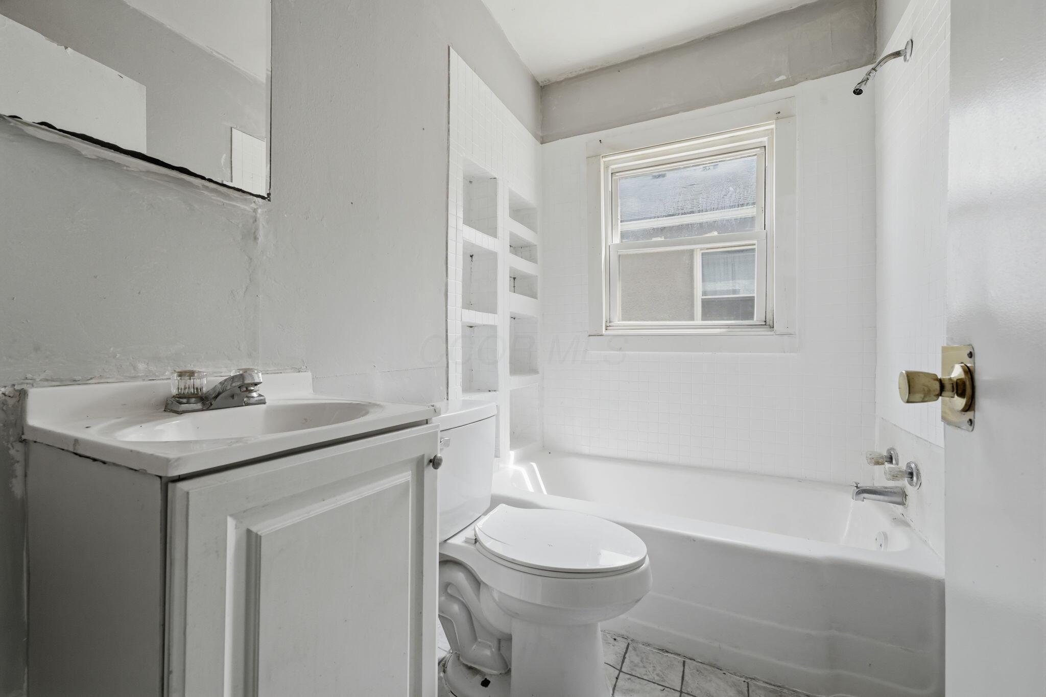 2178 Safford Avenue Property Photo 11