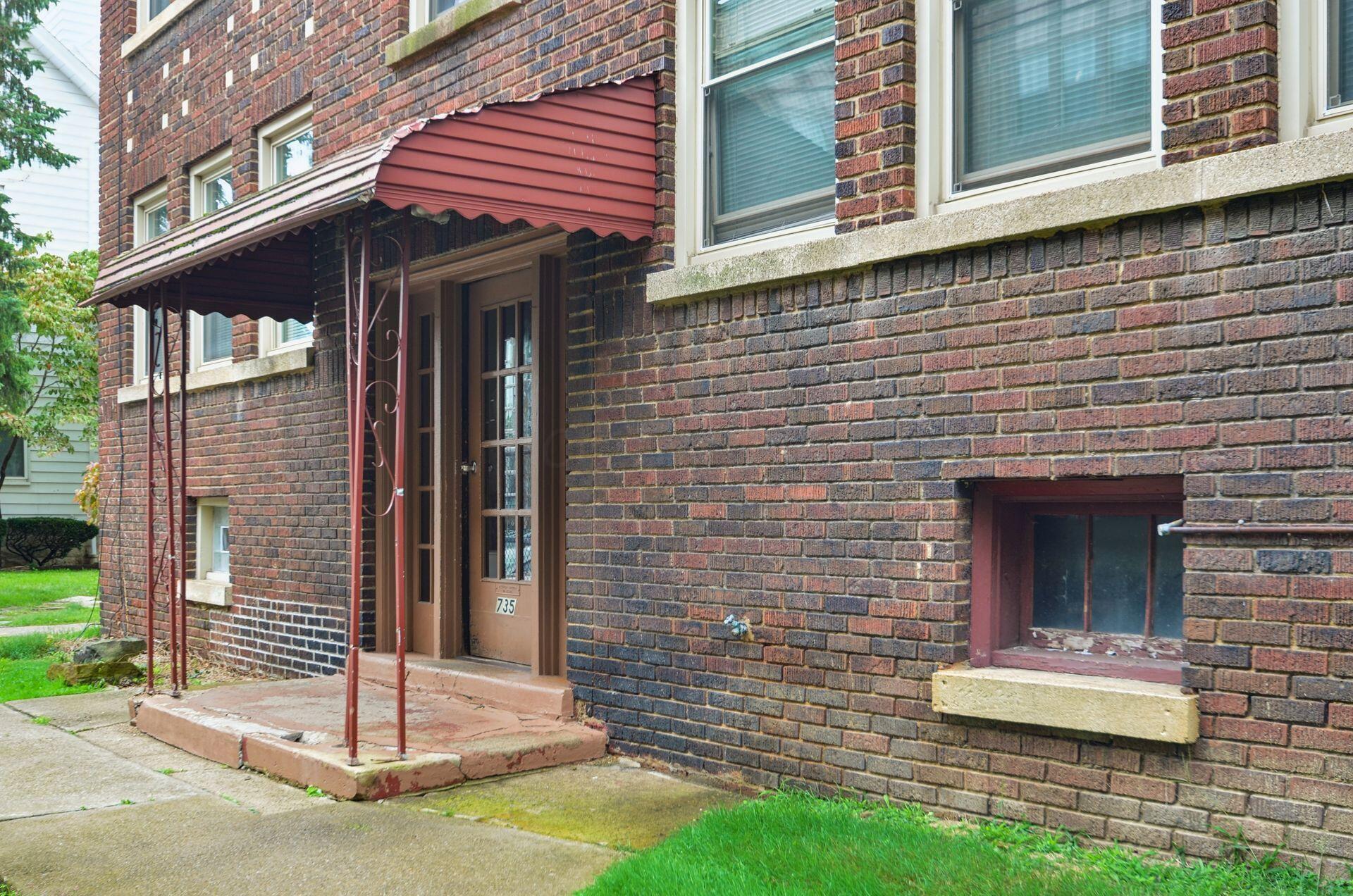 725 Bryson Street Property Photo 7