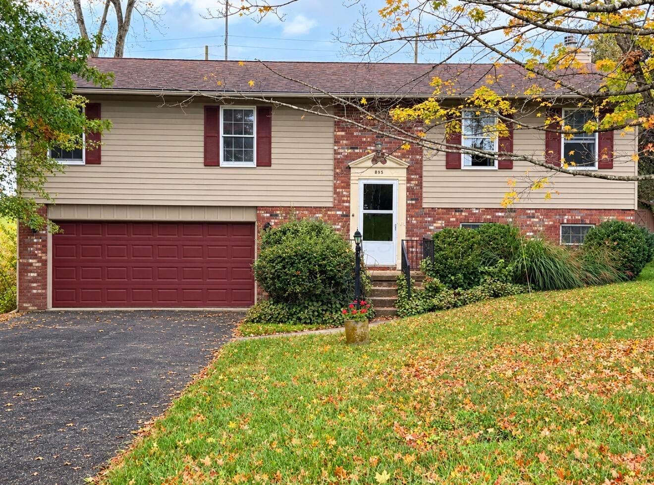 895 Forest Hills Road Property Photo 1
