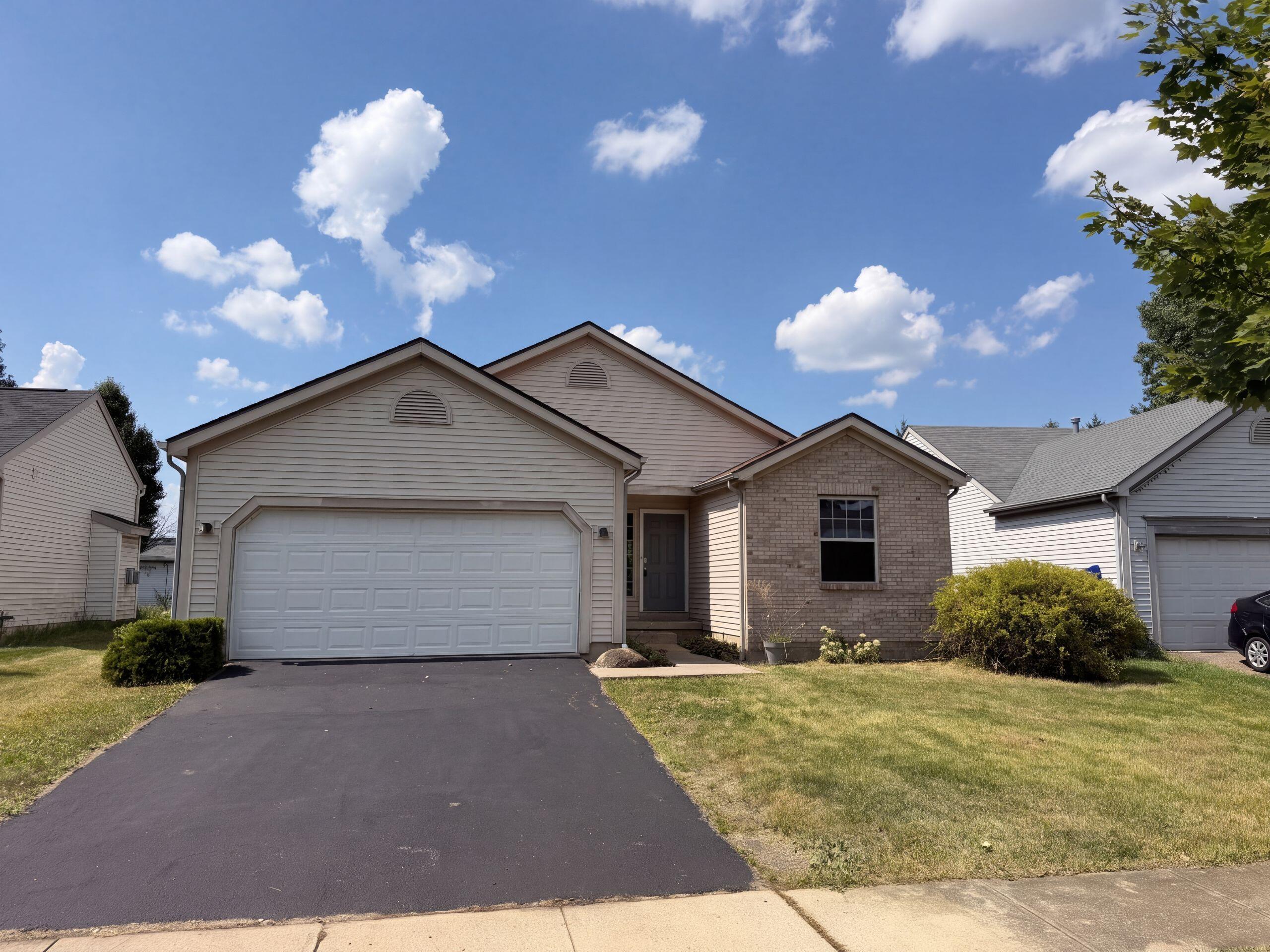 3223 Berkley Pointe Drive Property Photo 1