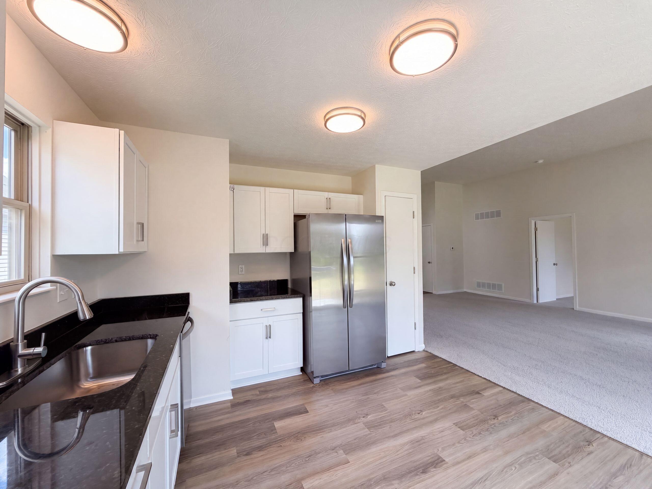3223 Berkley Pointe Drive Property Photo 6