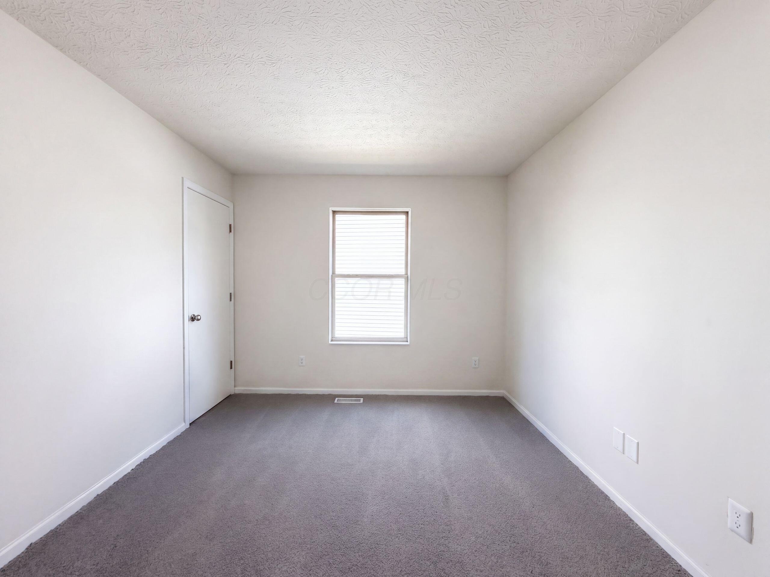 3223 Berkley Pointe Drive Property Photo 7