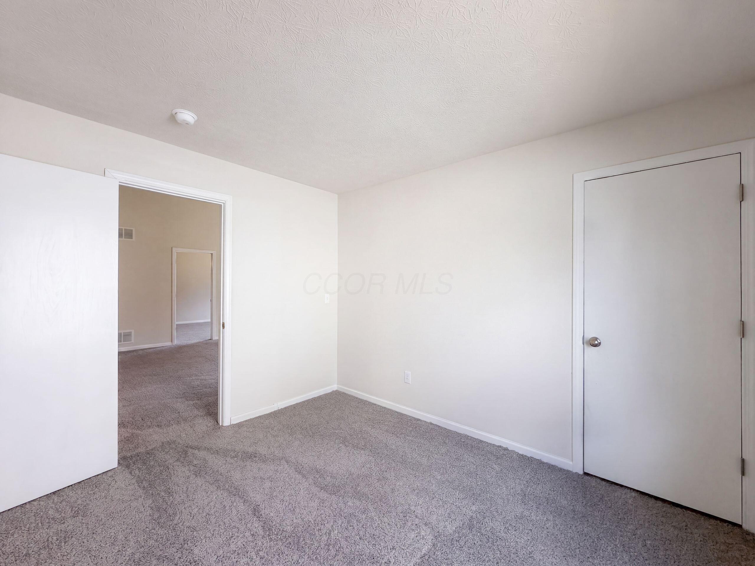 3223 Berkley Pointe Drive Property Photo 8