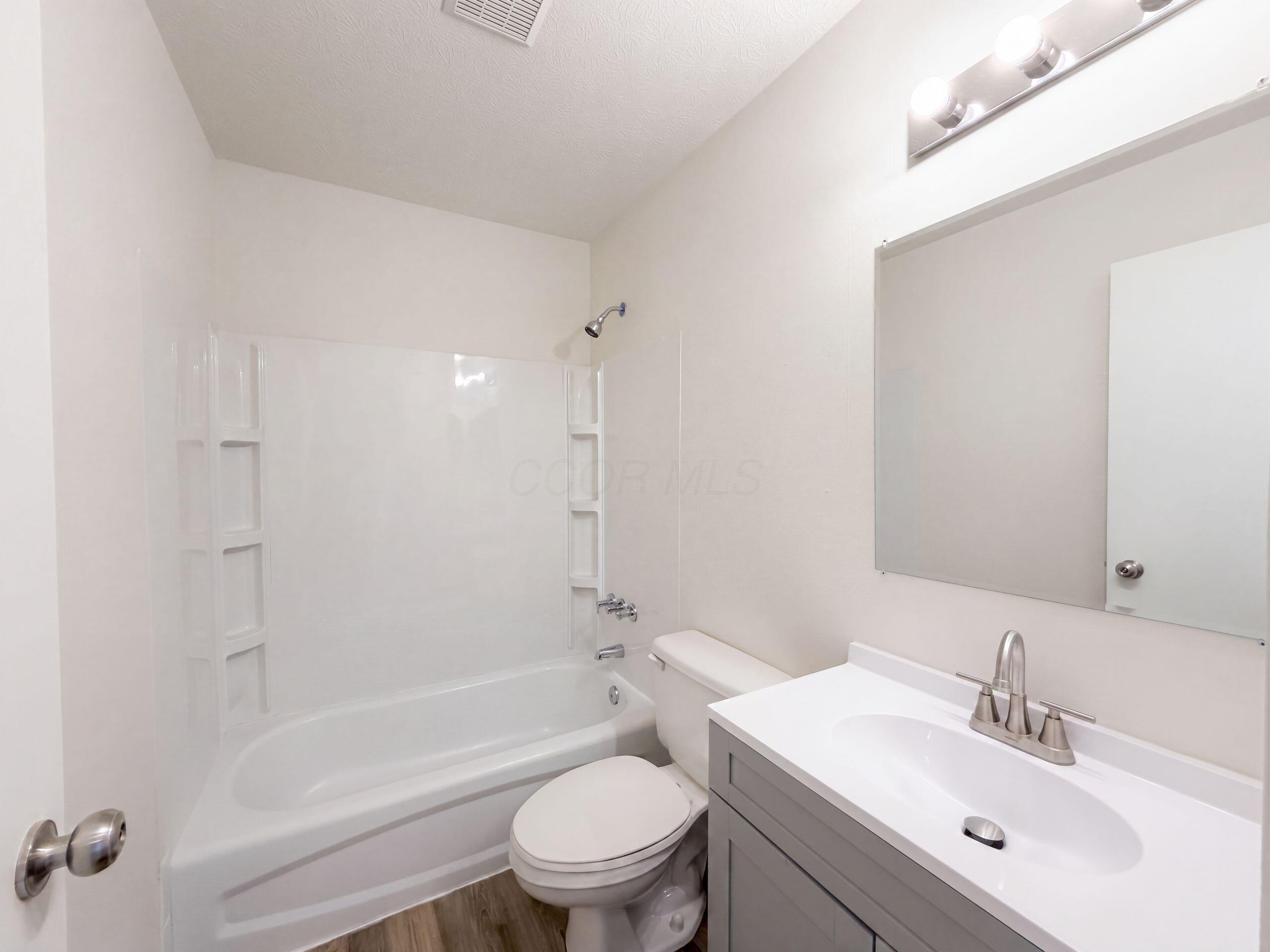 3223 Berkley Pointe Drive Property Photo 10