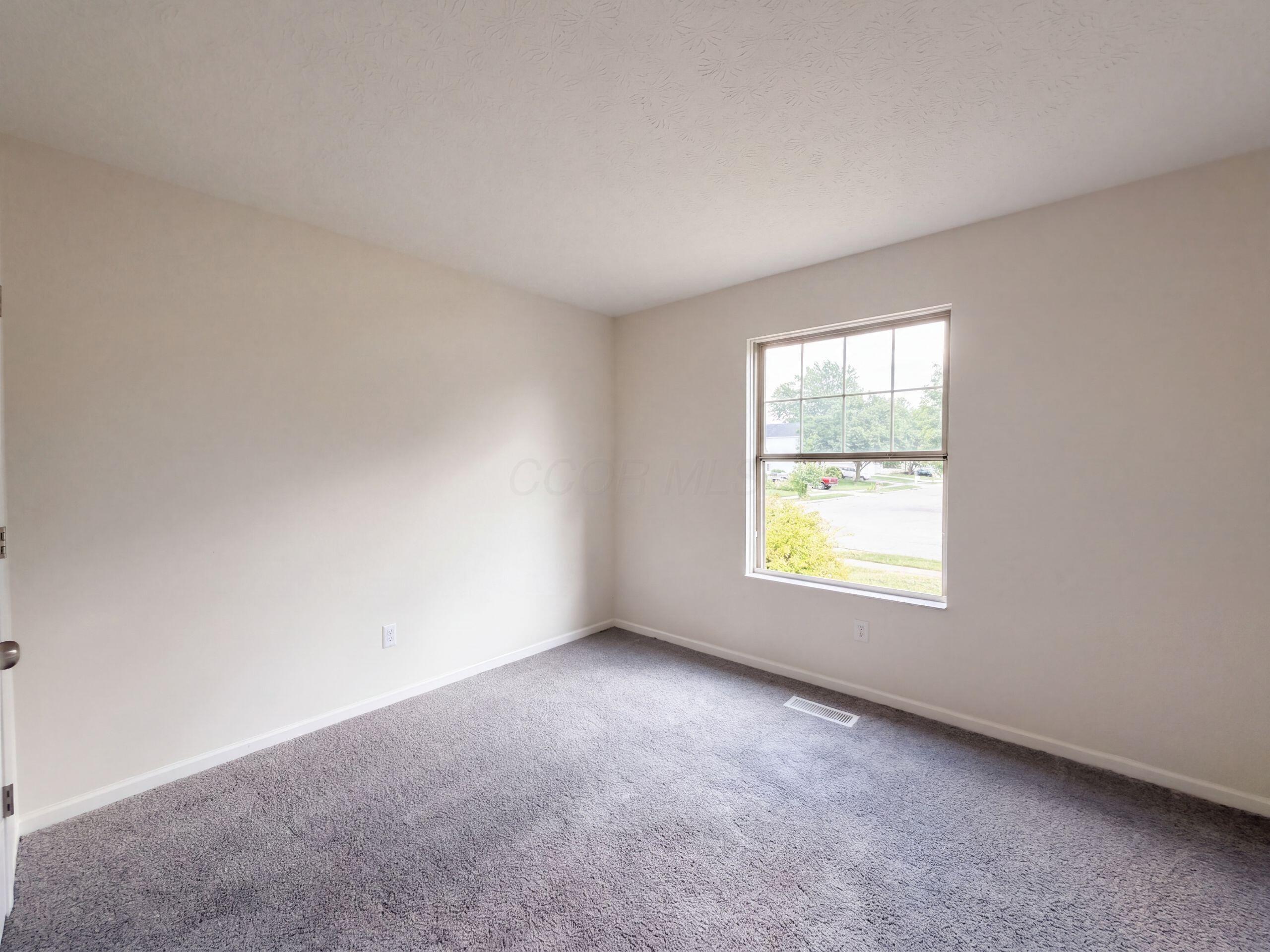 3223 Berkley Pointe Drive Property Photo 12