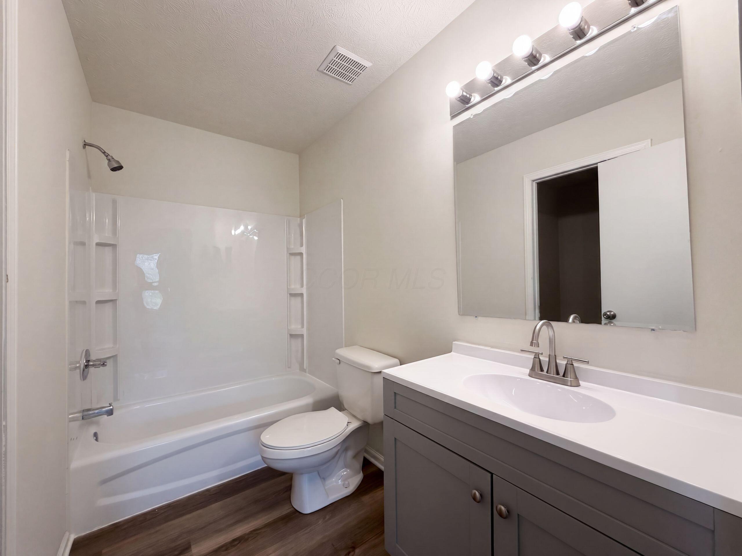 3223 Berkley Pointe Drive Property Photo 15