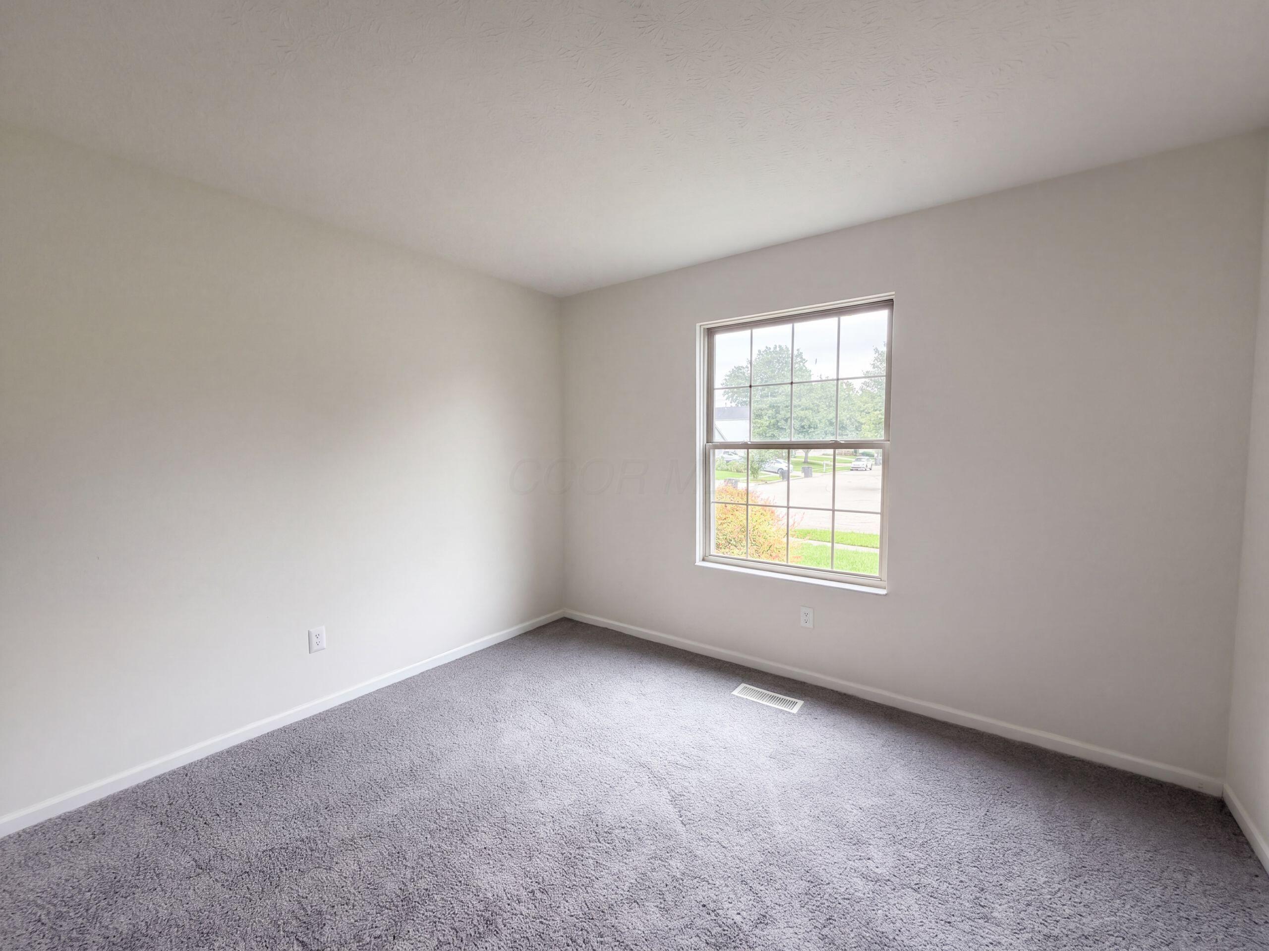 3223 Berkley Pointe Drive Property Photo 24