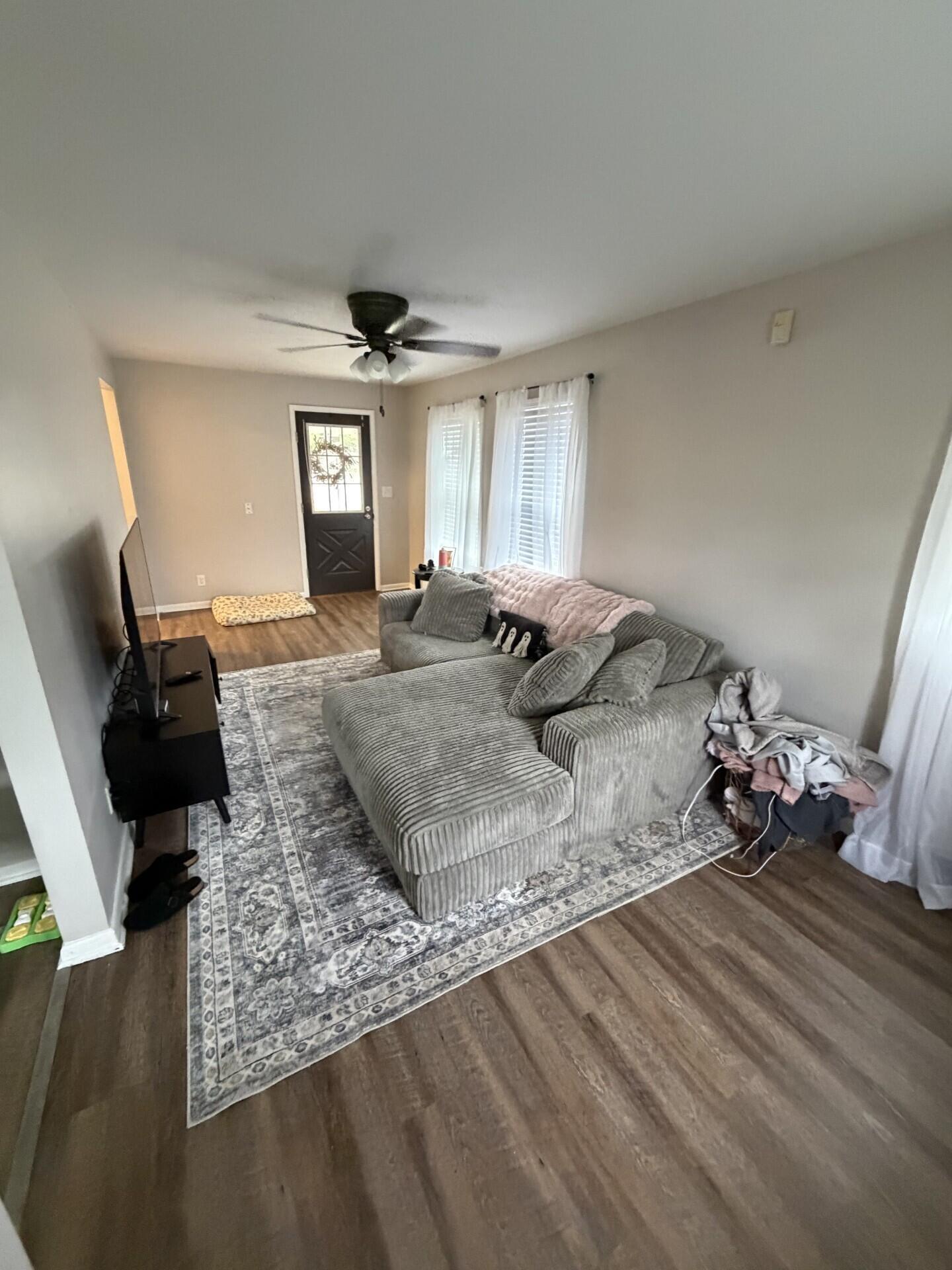417 N School Street Property Photo 9
