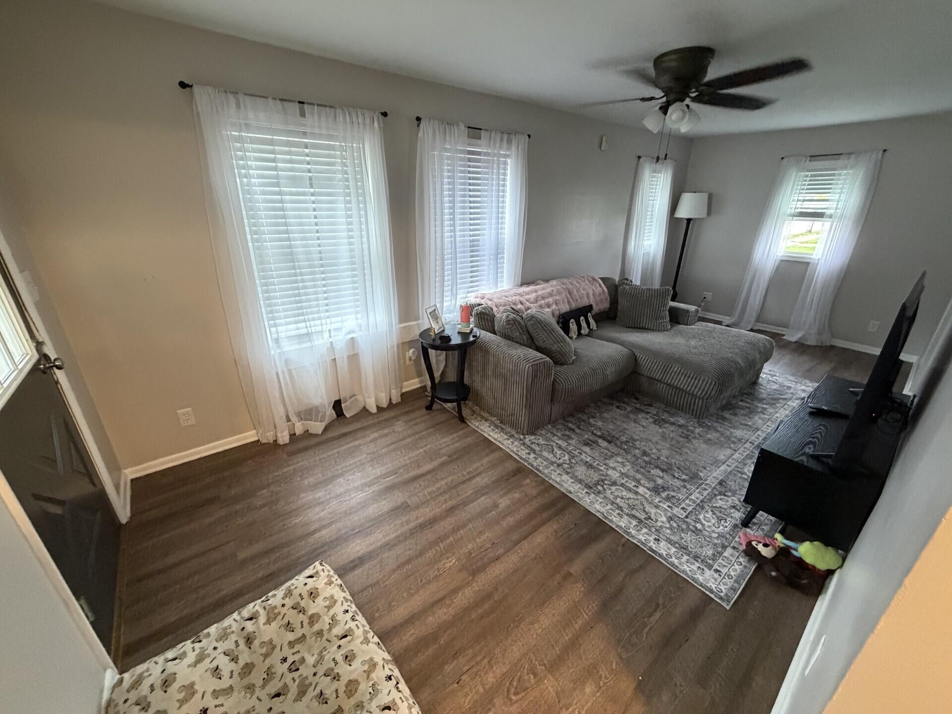 417 N School Street Property Photo 15