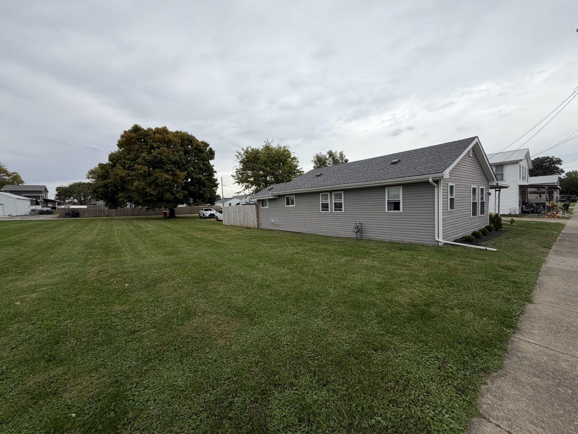 417 N School Street Property Photo 24