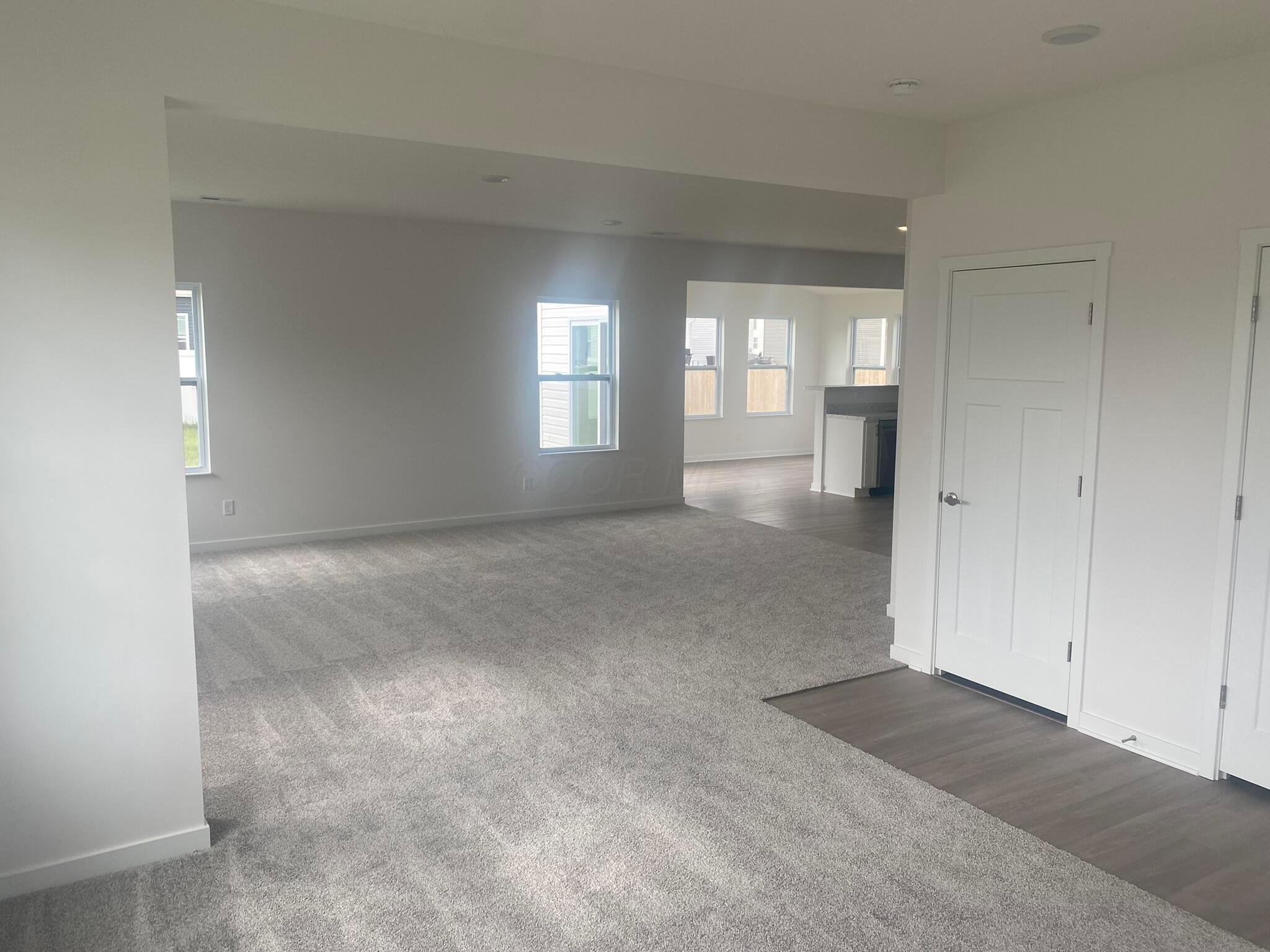 521 Walker Pointe Drive Property Photo 8