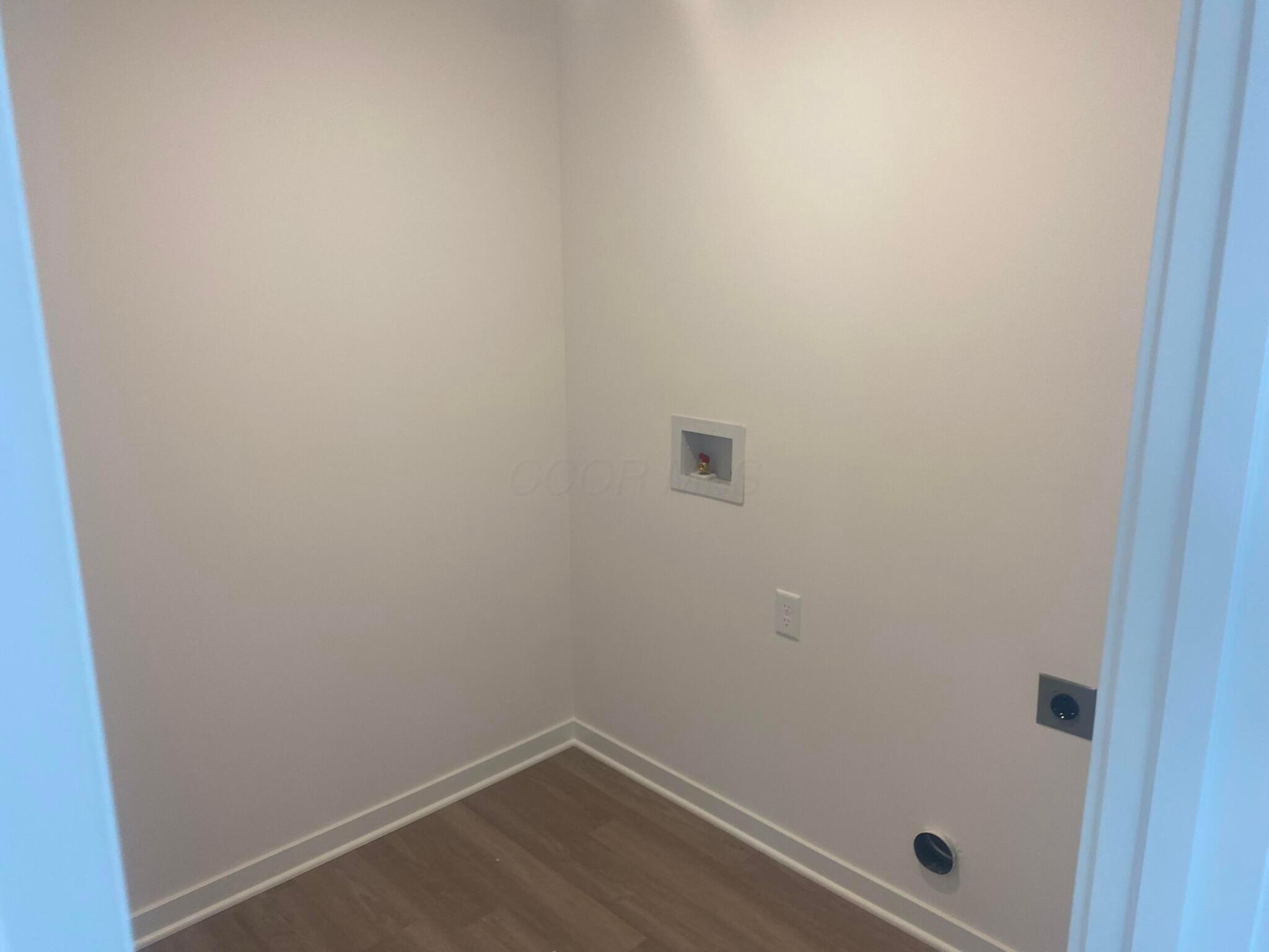 521 Walker Pointe Drive Property Photo 11