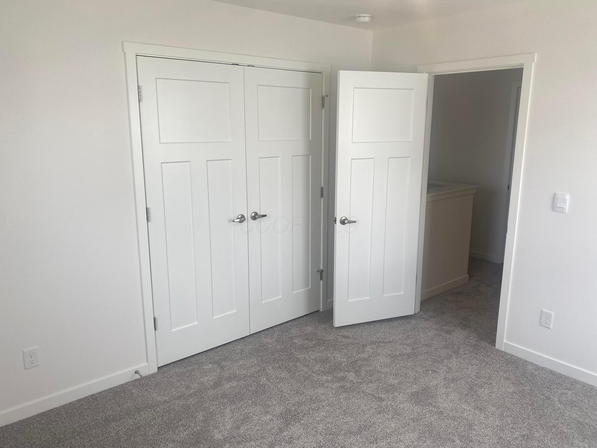 521 Walker Pointe Drive Property Photo 13