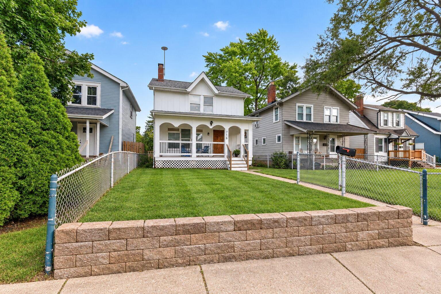 716 S Ogden Avenue Property Photo 14