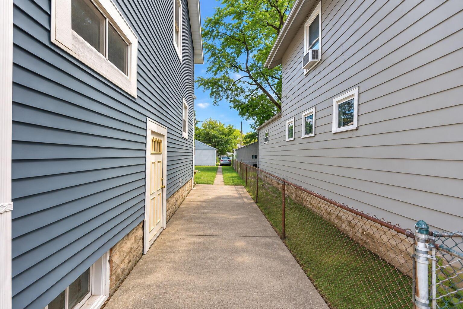 716 S Ogden Avenue Property Photo 18