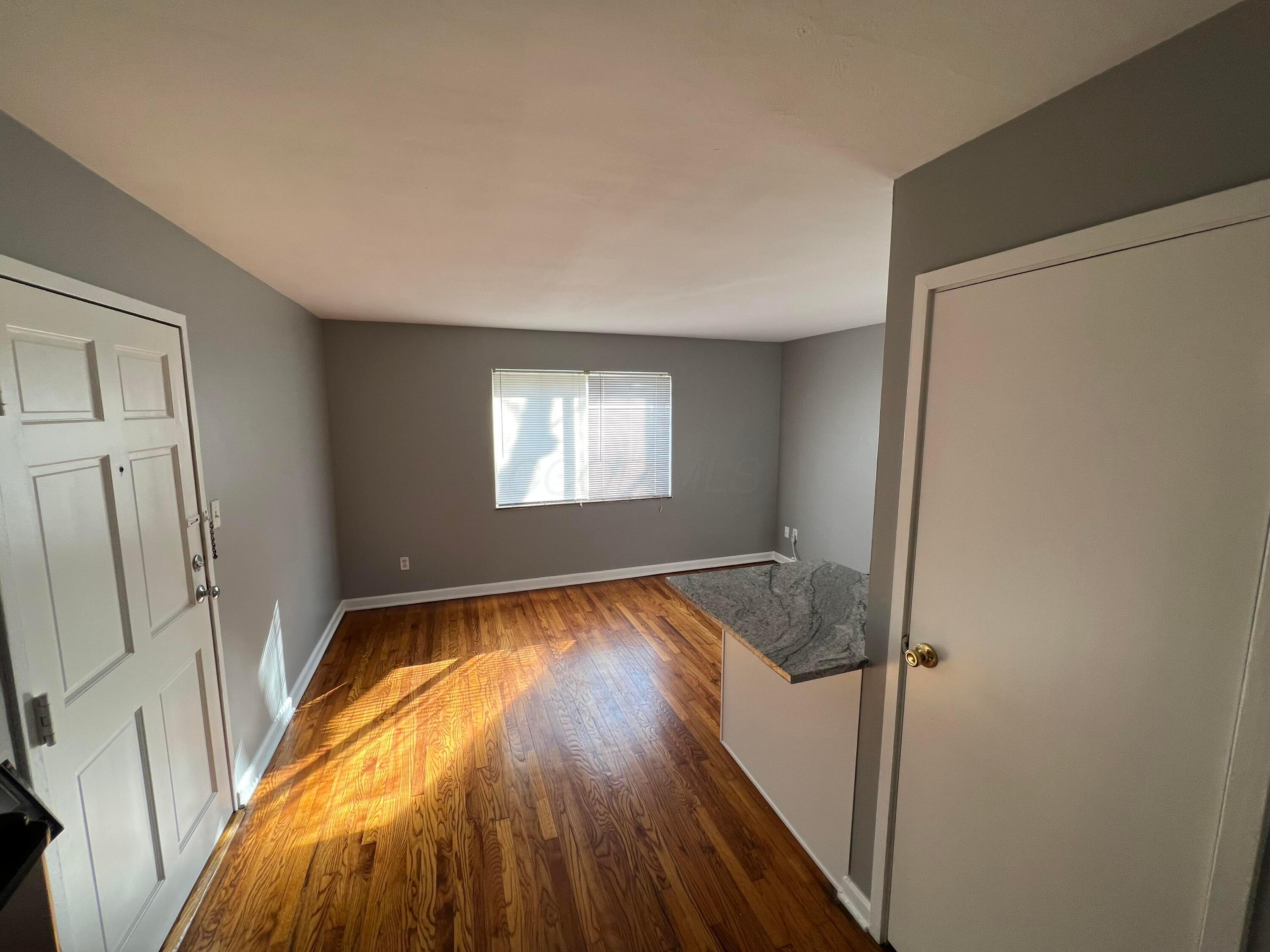 2519 Indianola Avenue Property Photo 6