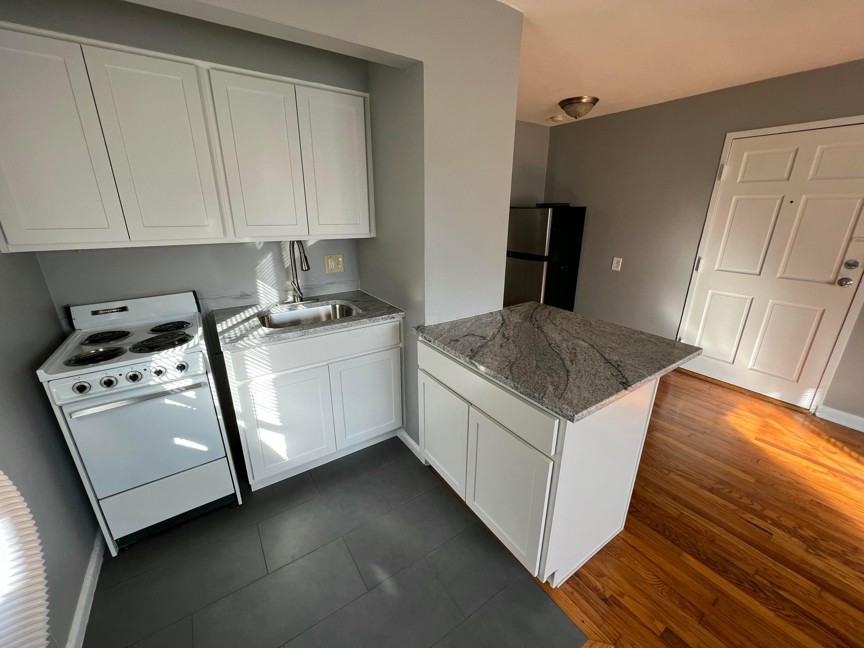 2519 Indianola Avenue Property Photo 7