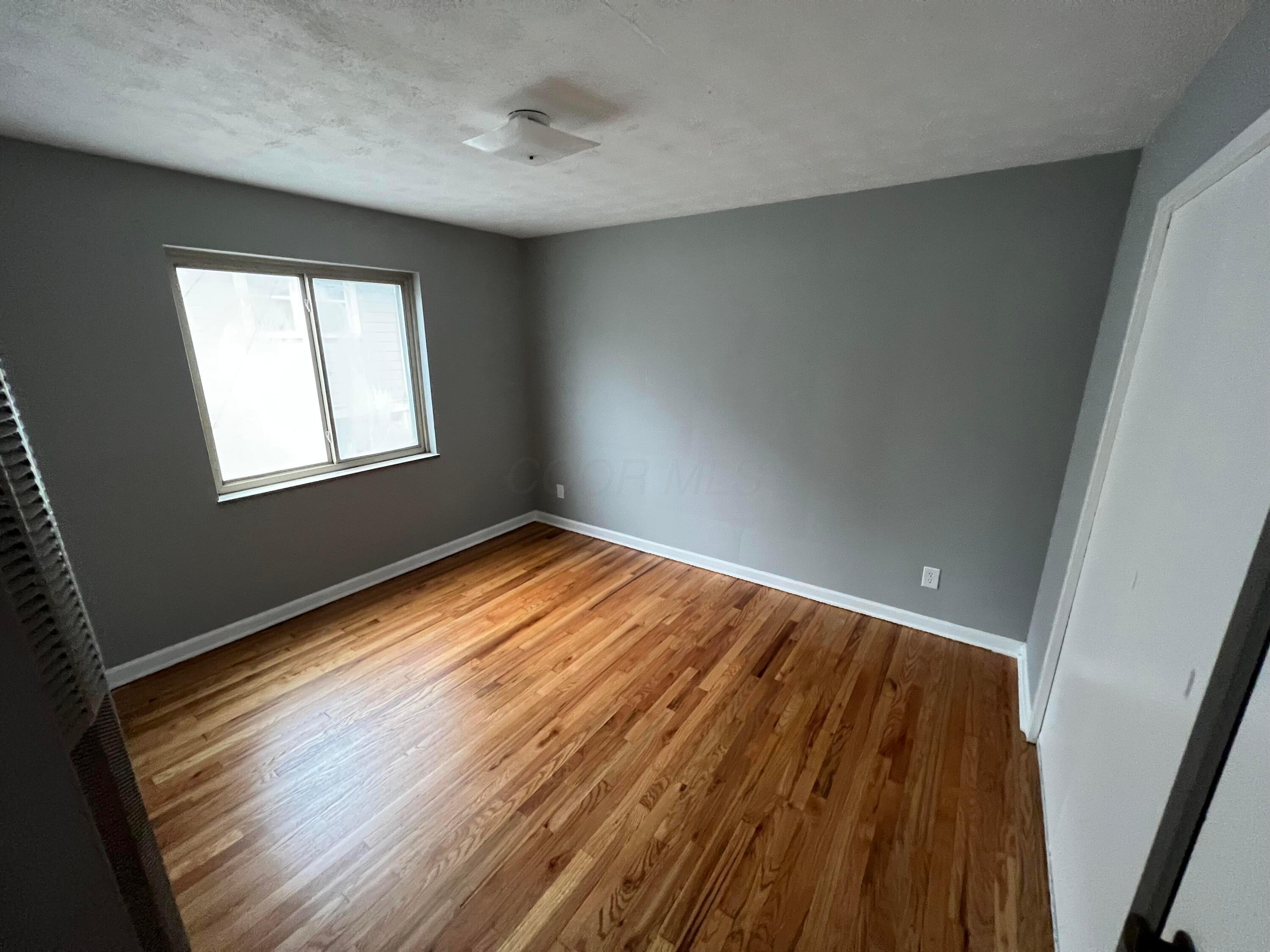 2519 Indianola Avenue Property Photo 9