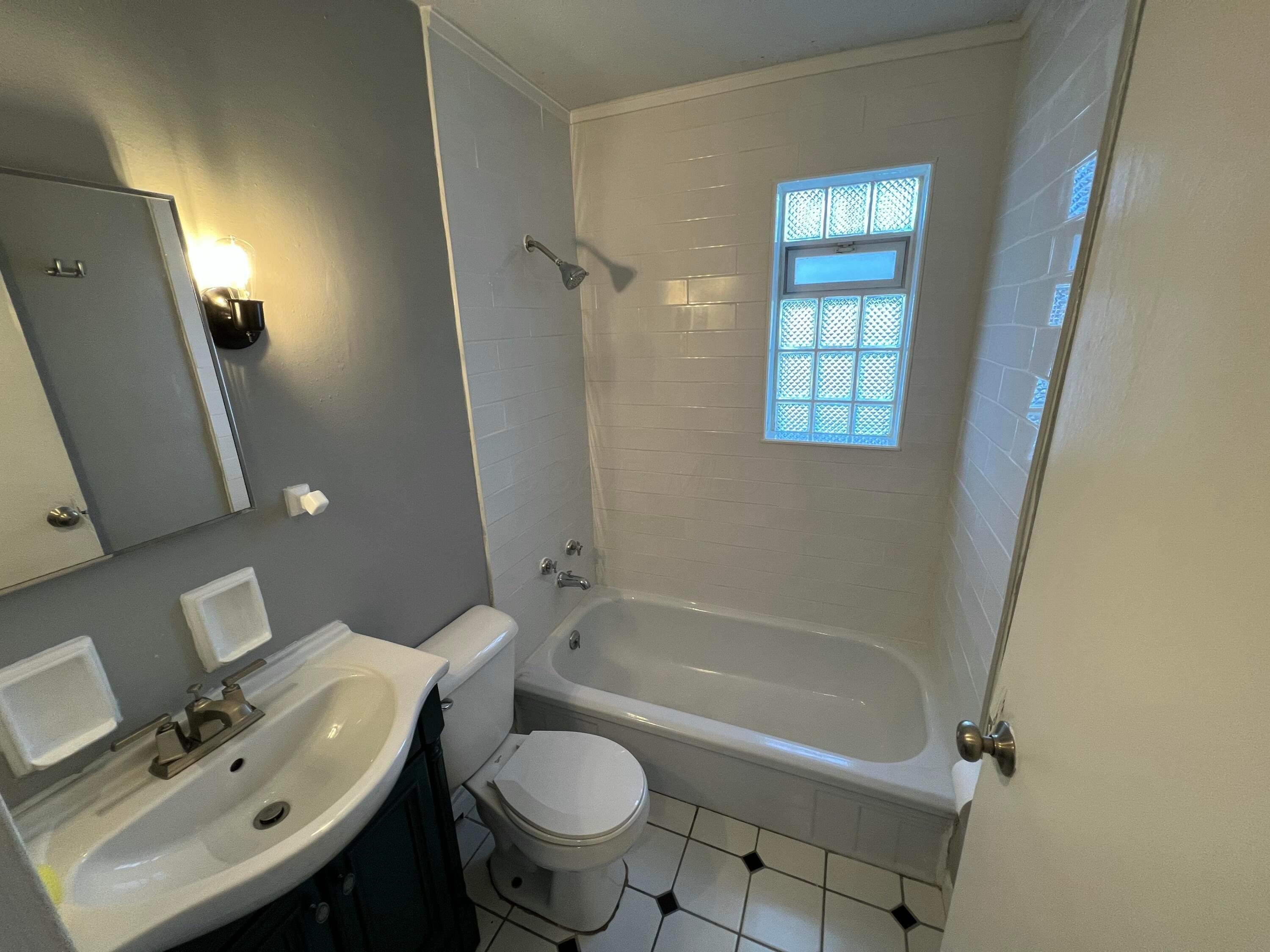 2519 Indianola Avenue Property Photo 12