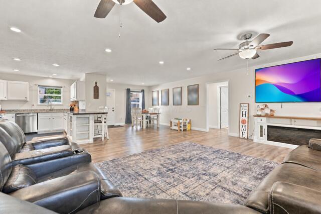345 W High Street Property Photo 9