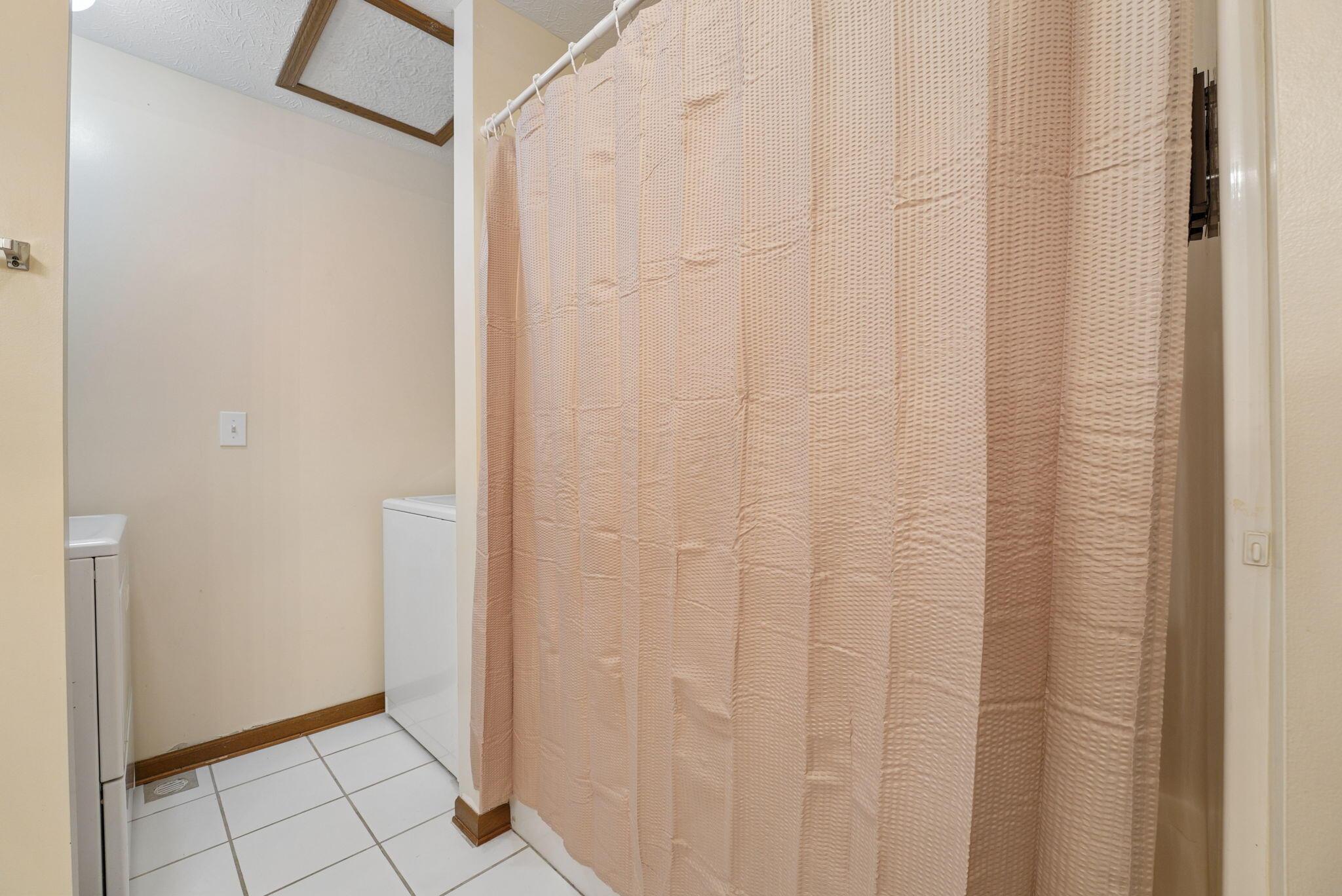 185 Groveport Pike, 14d Property Photo 22