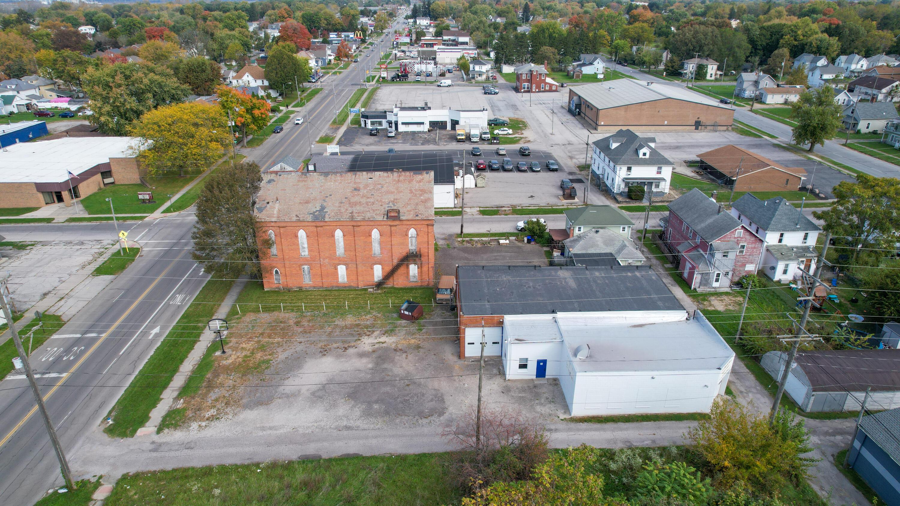 320 N Main Property Photo 3