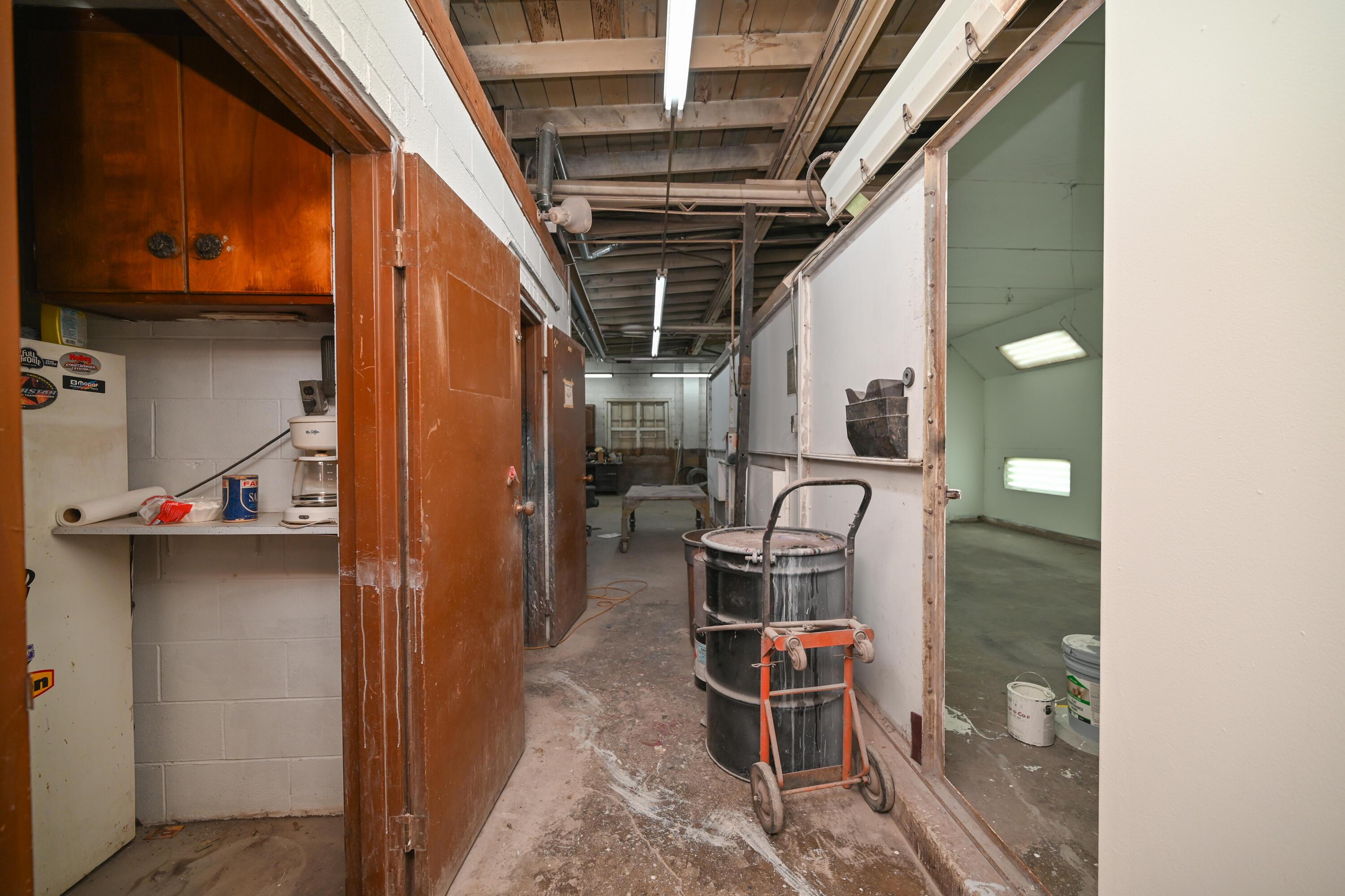 320 N Main Property Photo 11