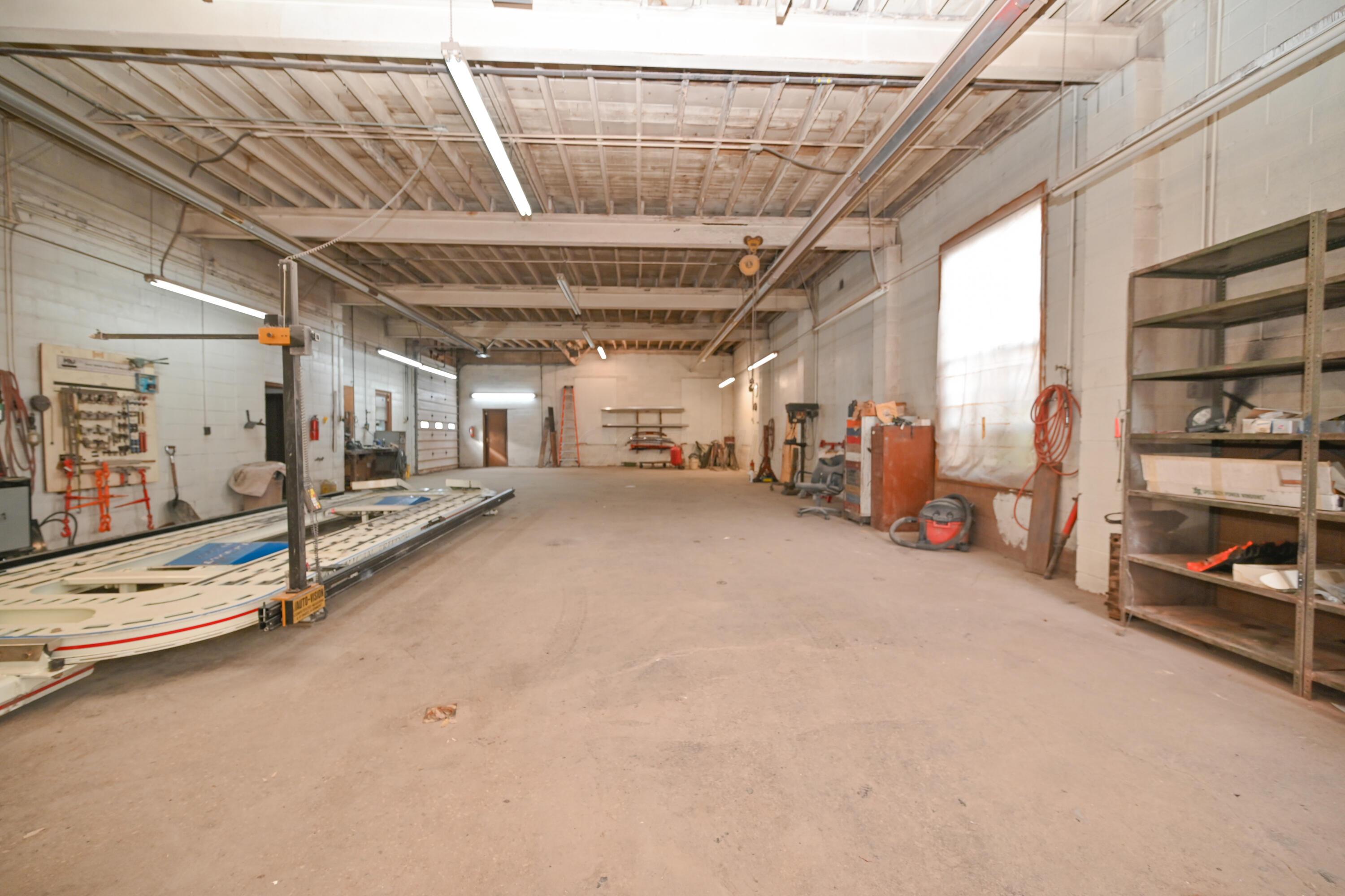 320 N Main Property Photo 16