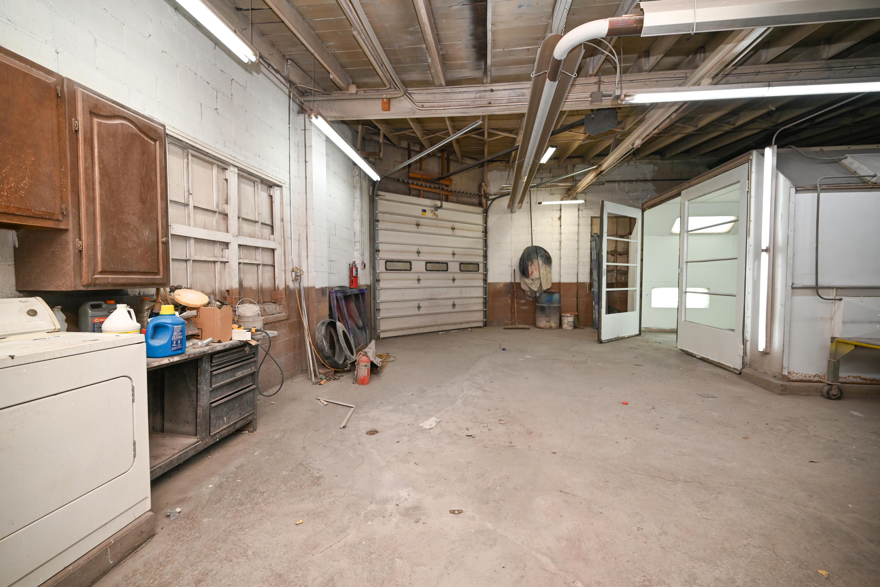 320 N Main Property Photo 23