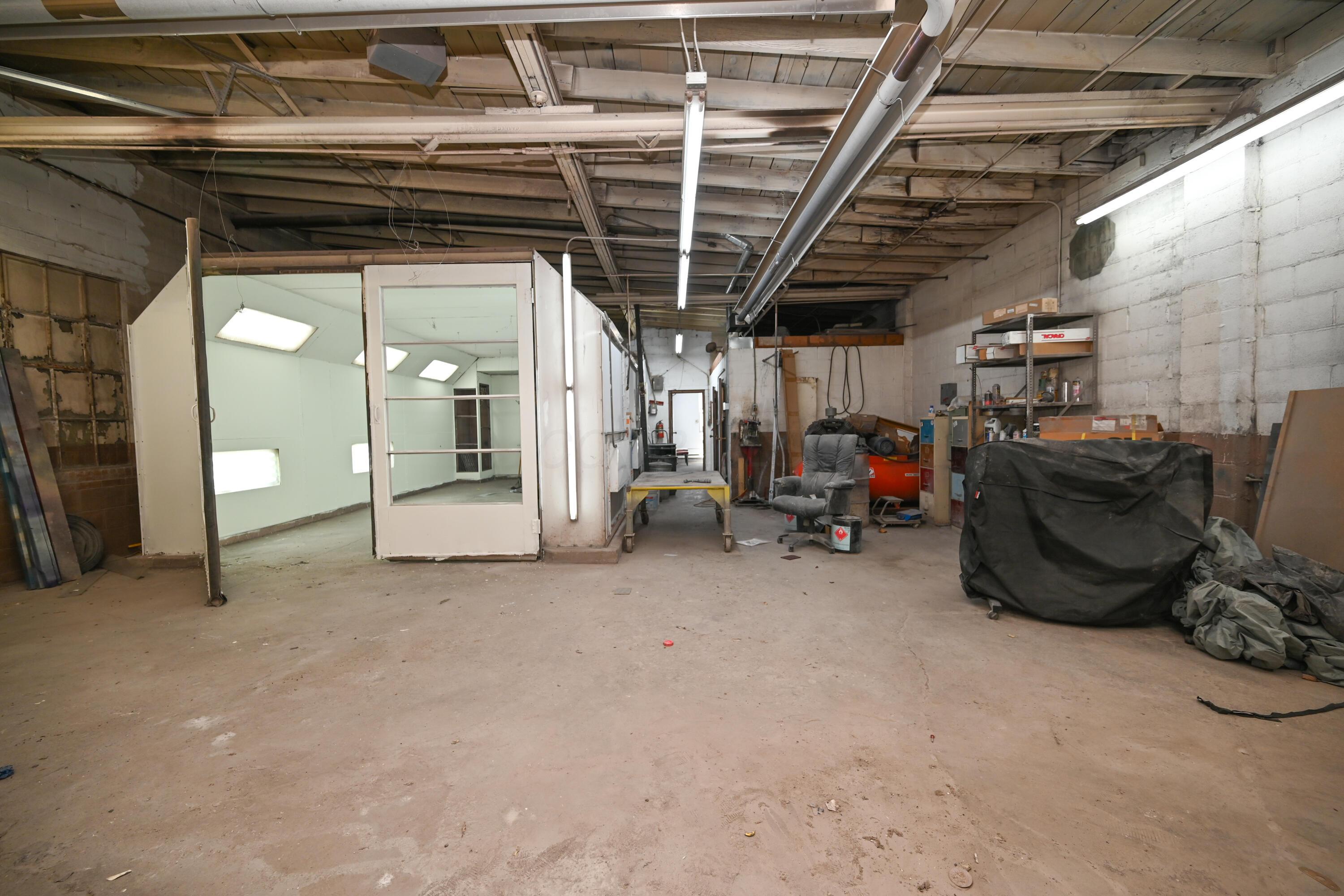 320 N Main Property Photo 27