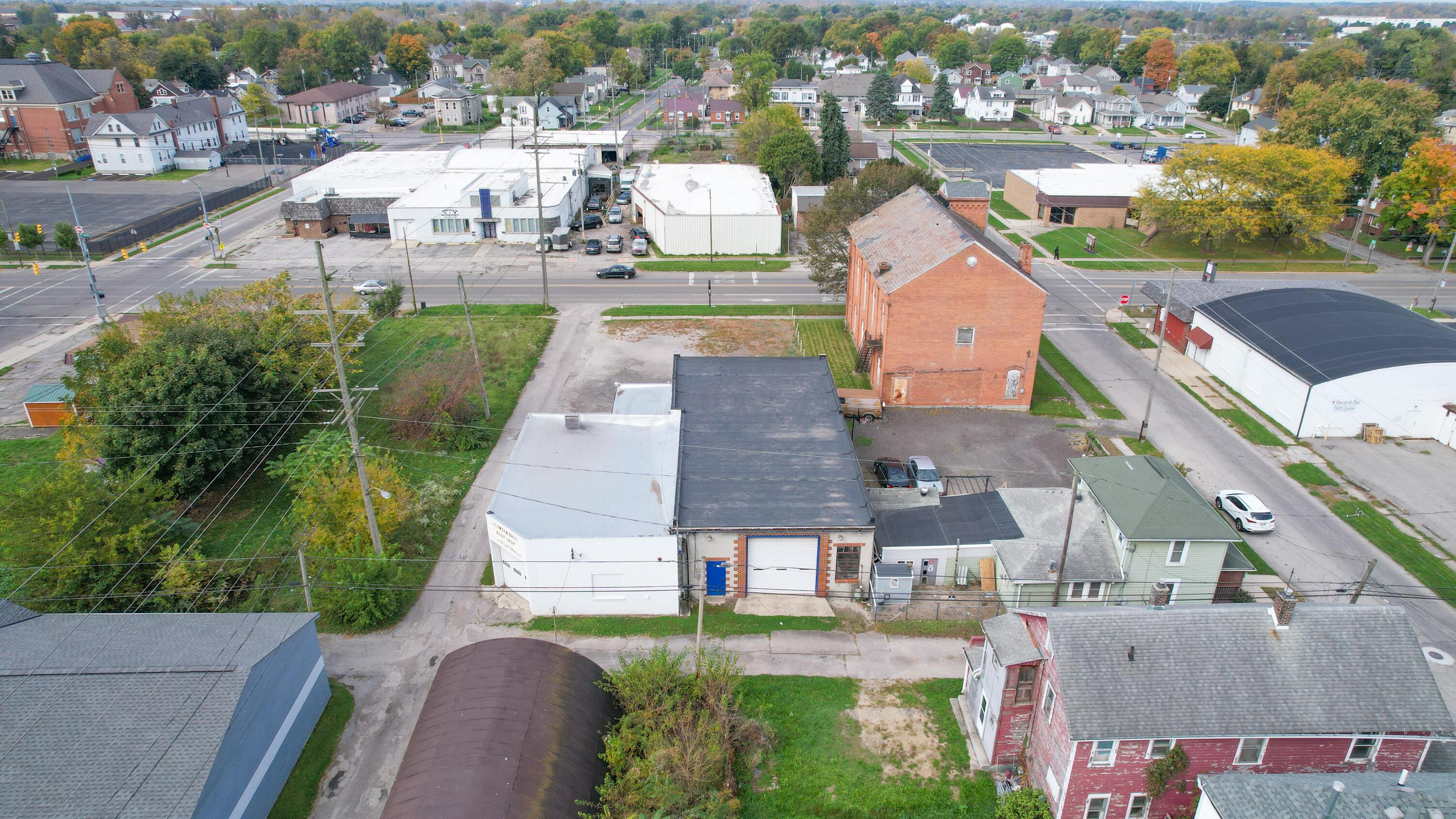 320 N Main Property Photo 33