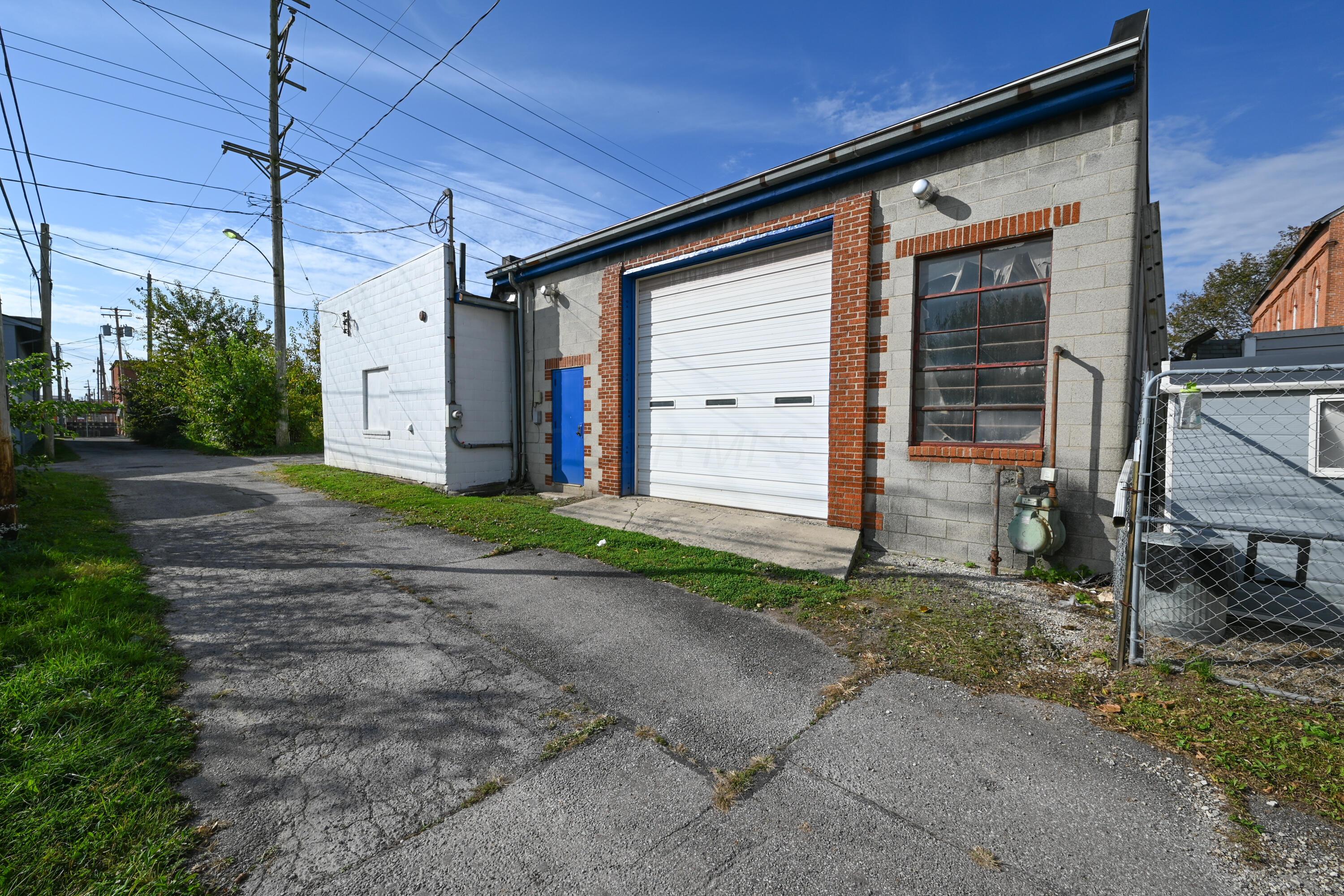 320 N Main Property Photo 37