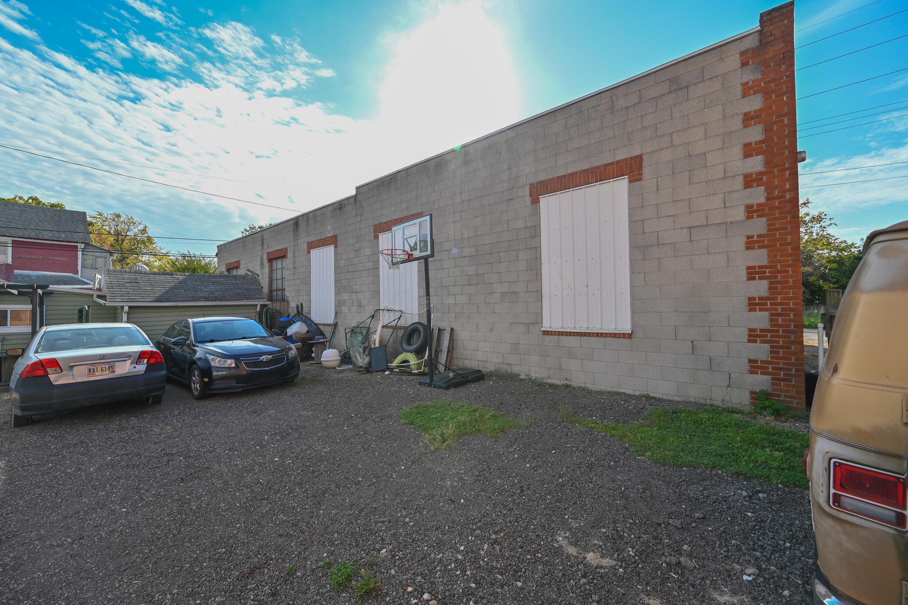 320 N Main Property Photo 38