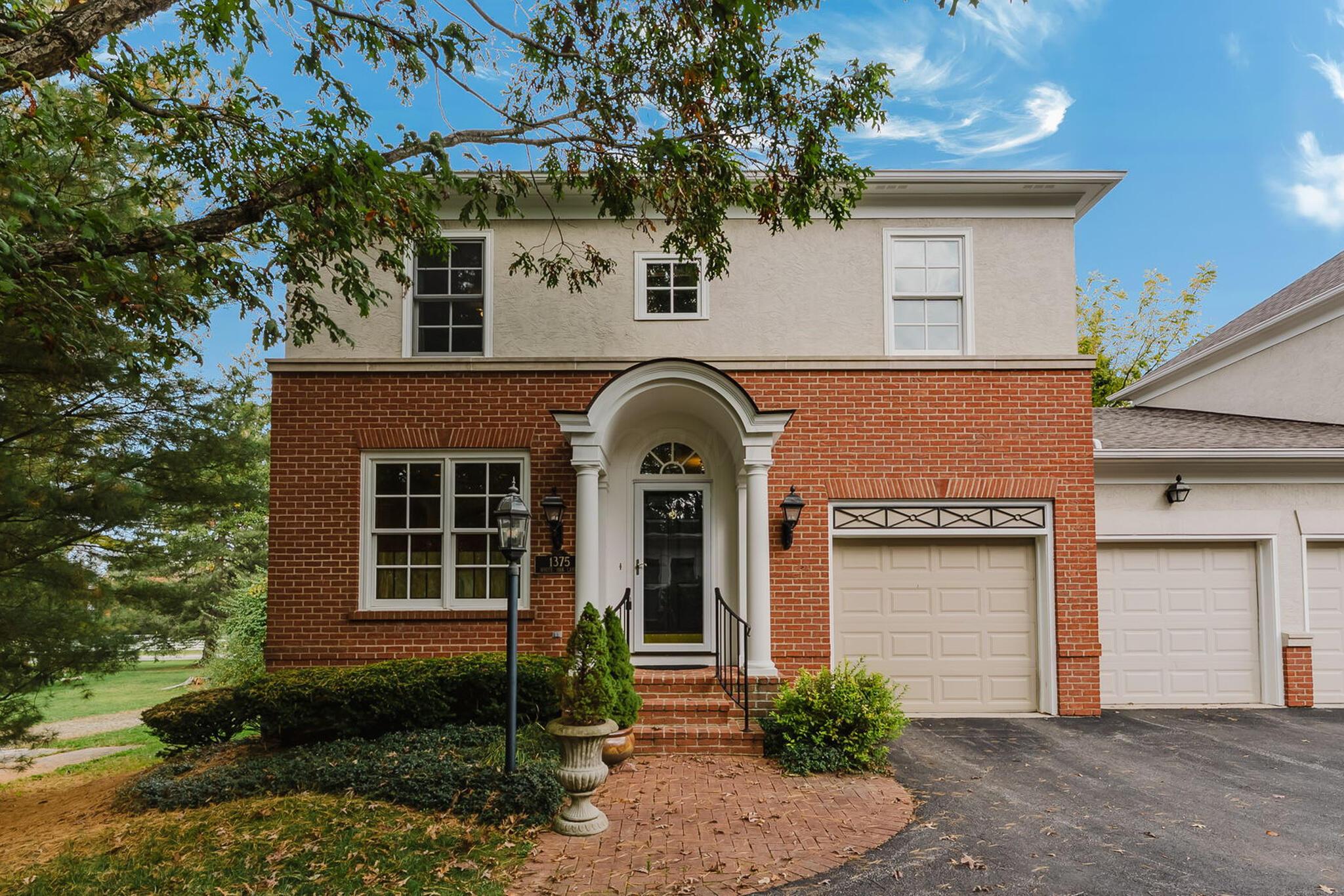 1375 White Oak Lane Property Photo 1