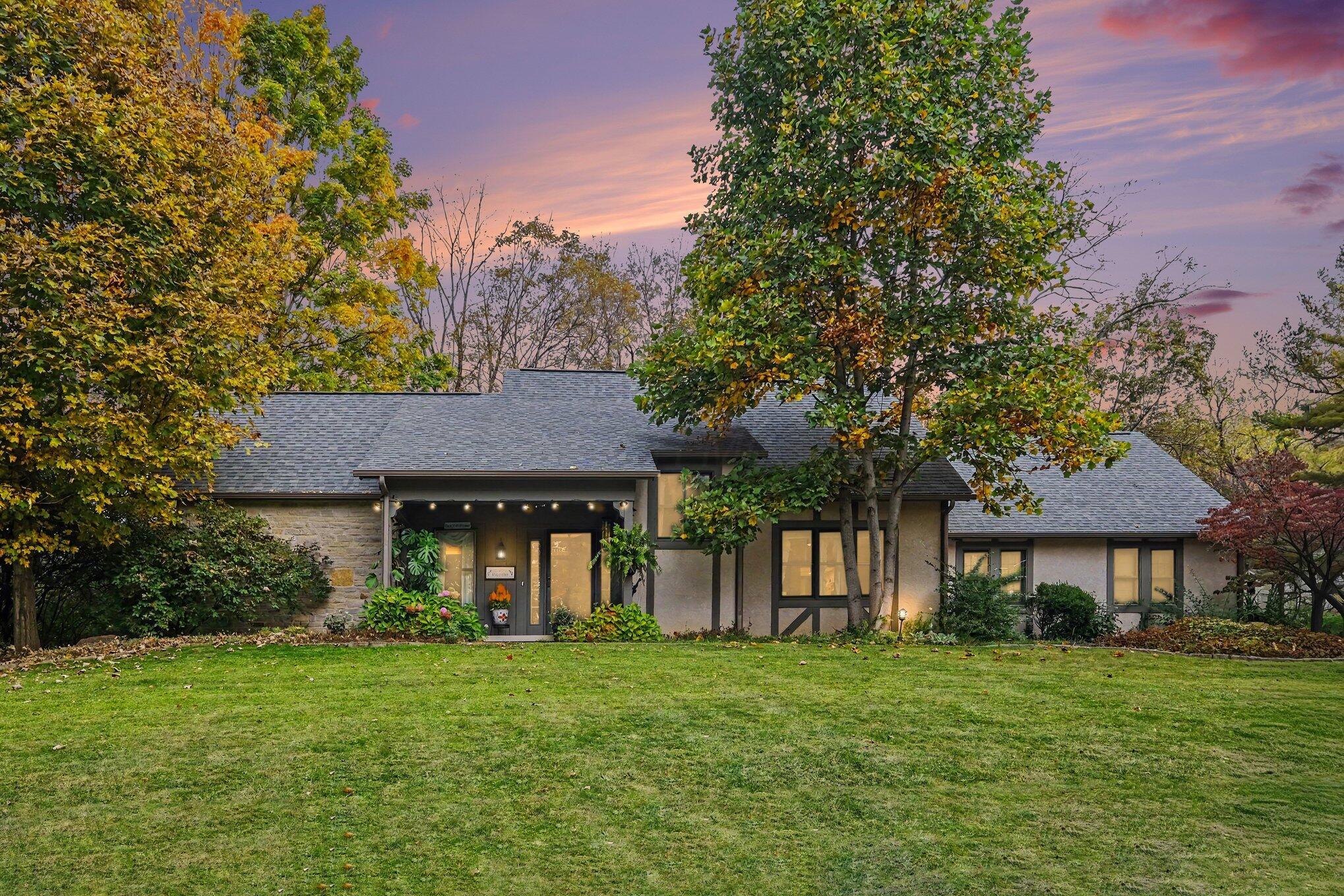 4655 Donegal Cliffs Drive Property Photo 1
