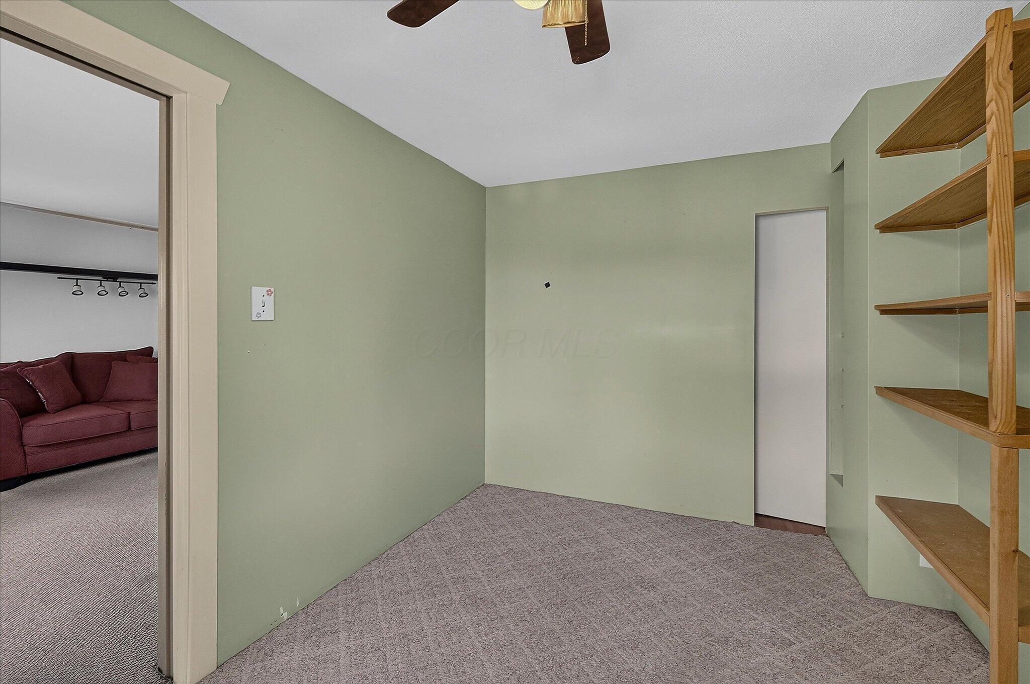 3992 White Road Se Property Photo 9