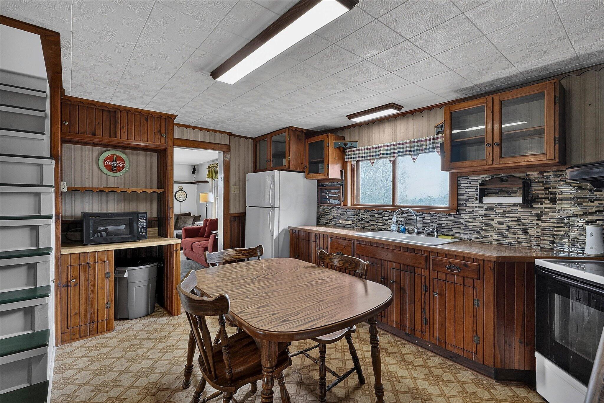 3992 White Road Se Property Photo 13